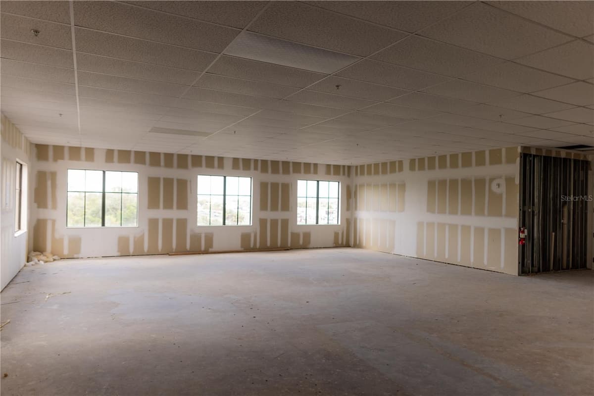 5920 PAN AMERICAN BOULEVARD — photo 3 of 11