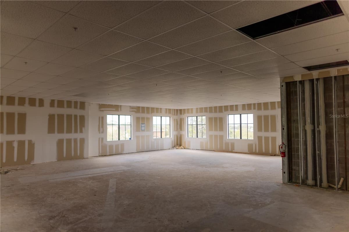 5920 PAN AMERICAN BOULEVARD — photo 6 of 11