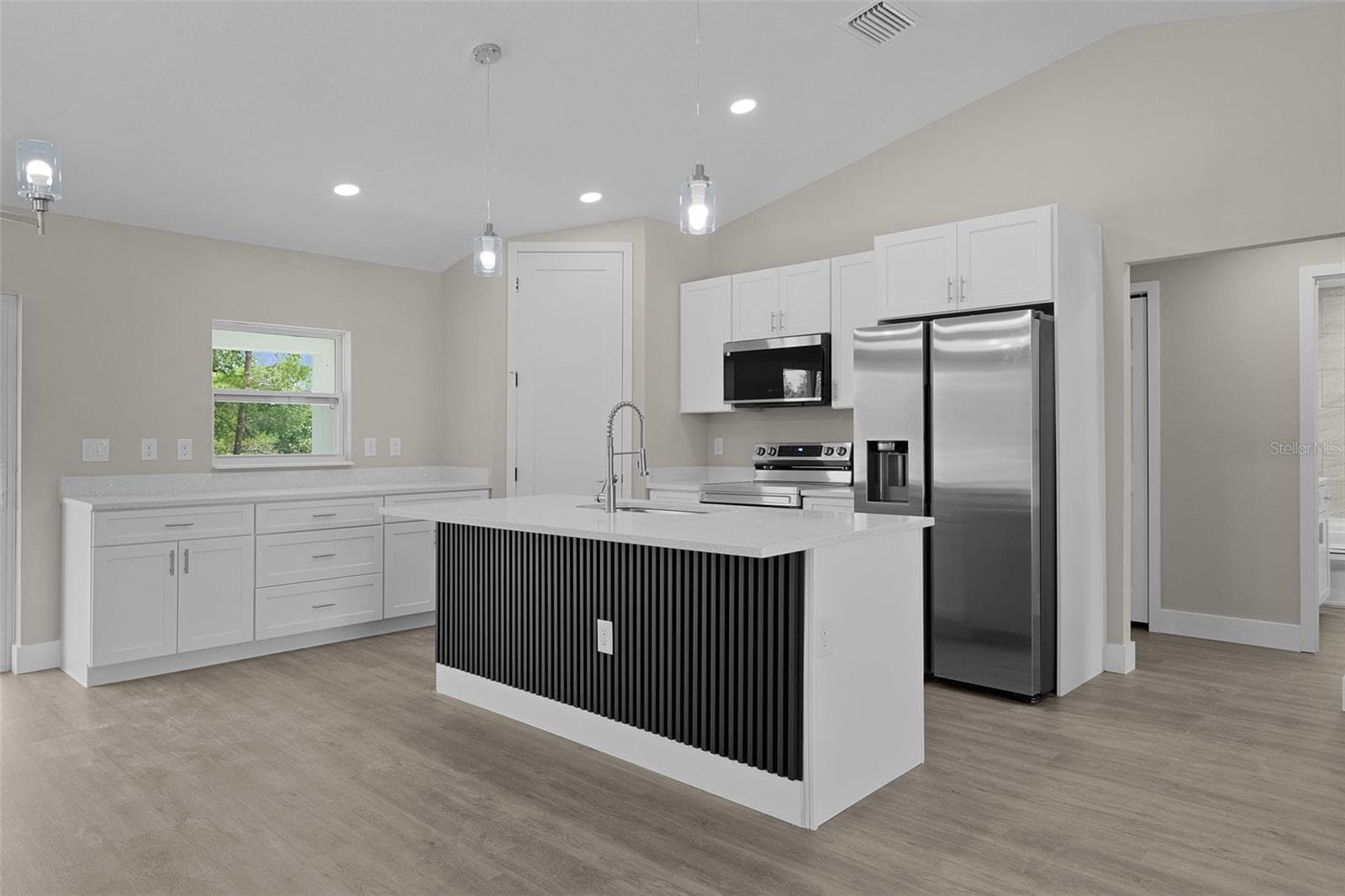 44 MALAUKA DRIVE — photo 8 of 34