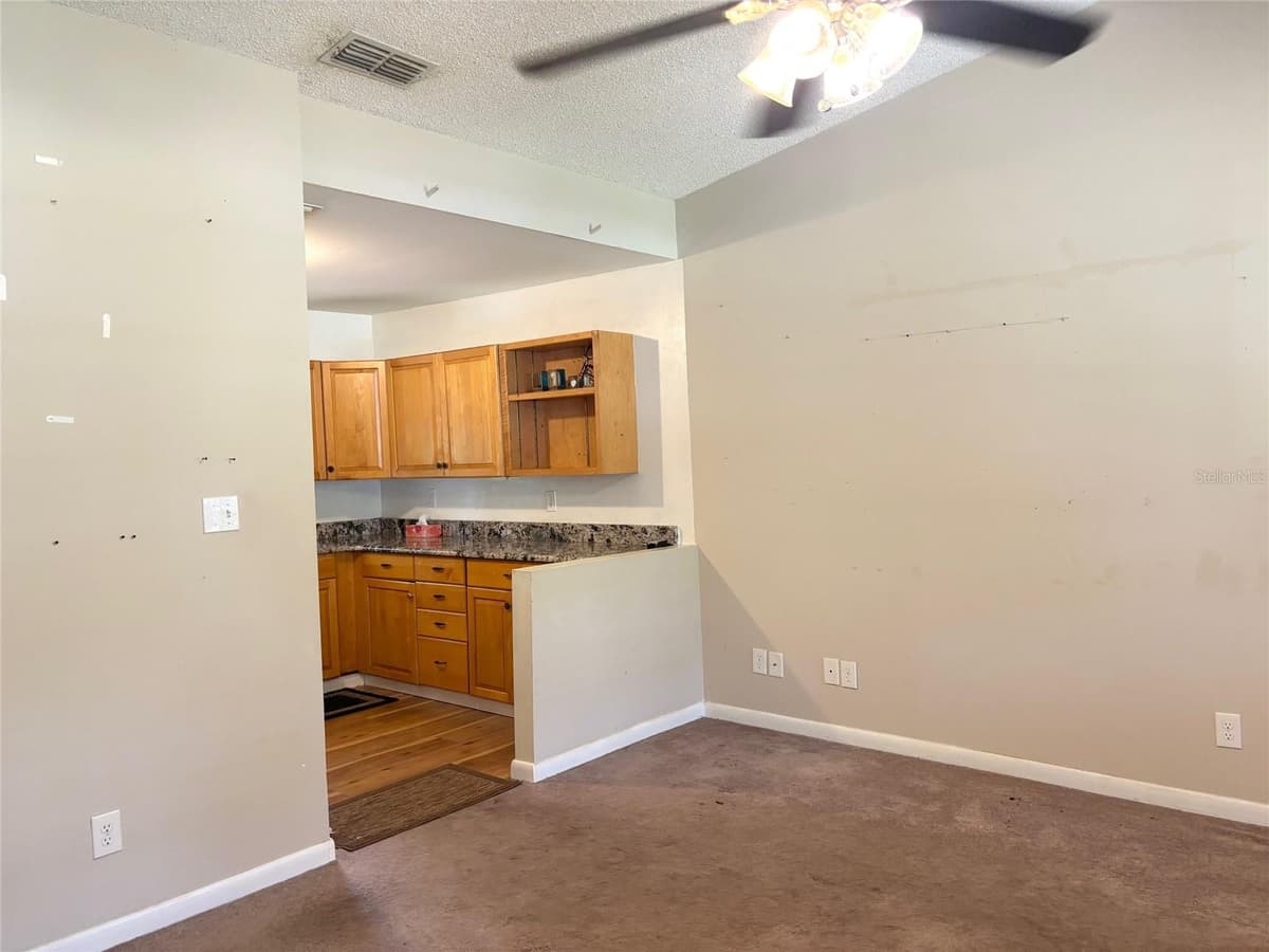 333 RIVIERA DRIVE — photo 5 of 22