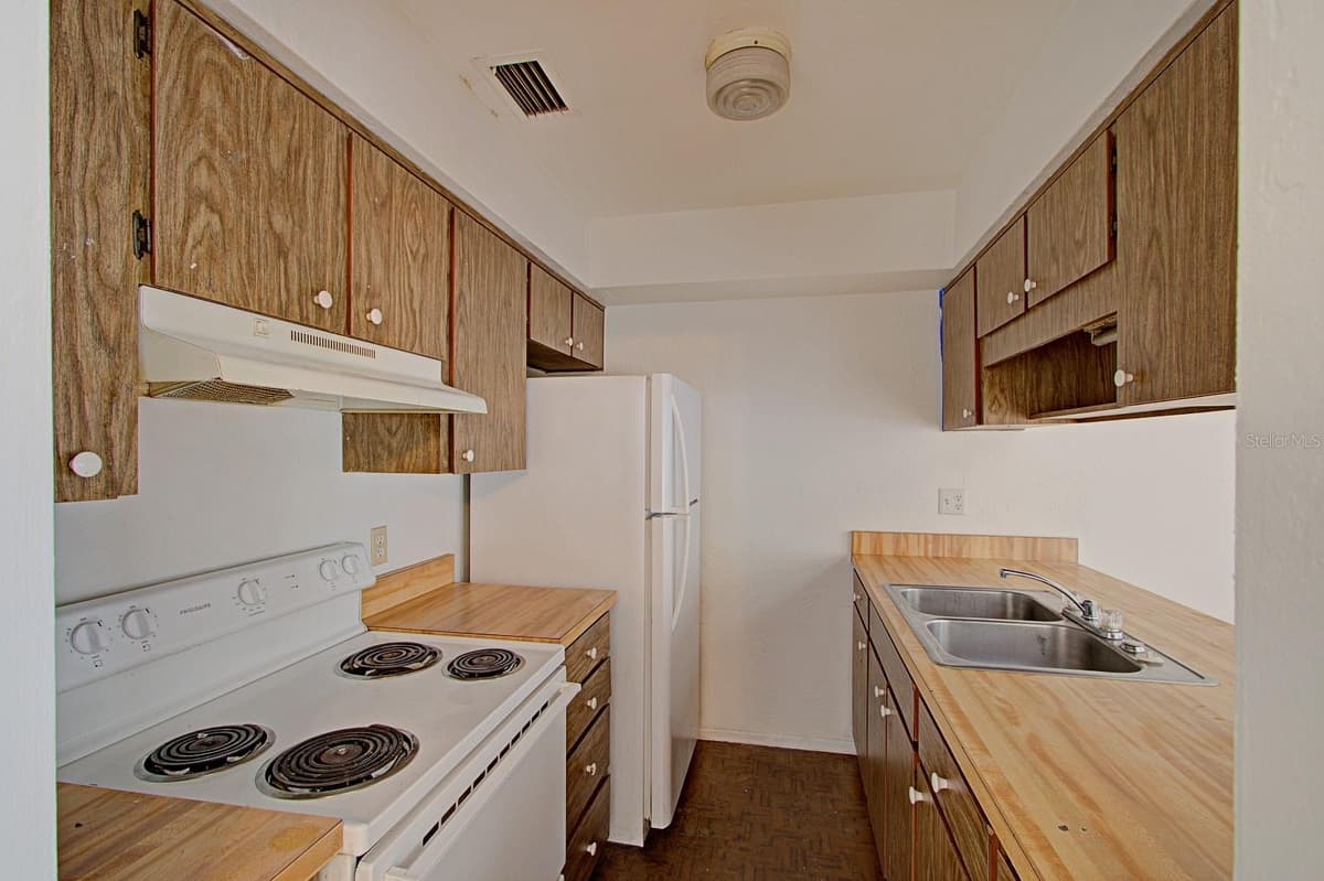 830 CLAKE STREET — photo 11 of 31