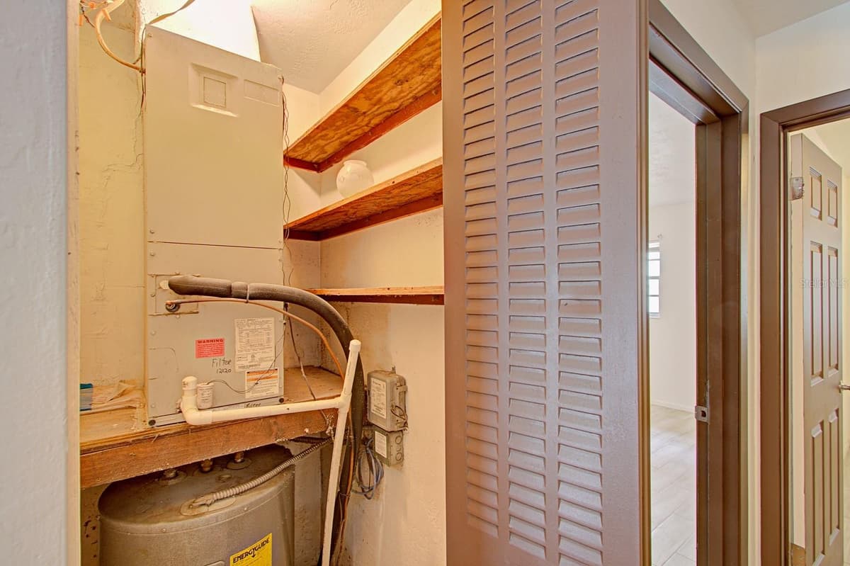 830 CLAKE STREET — photo 13 of 31