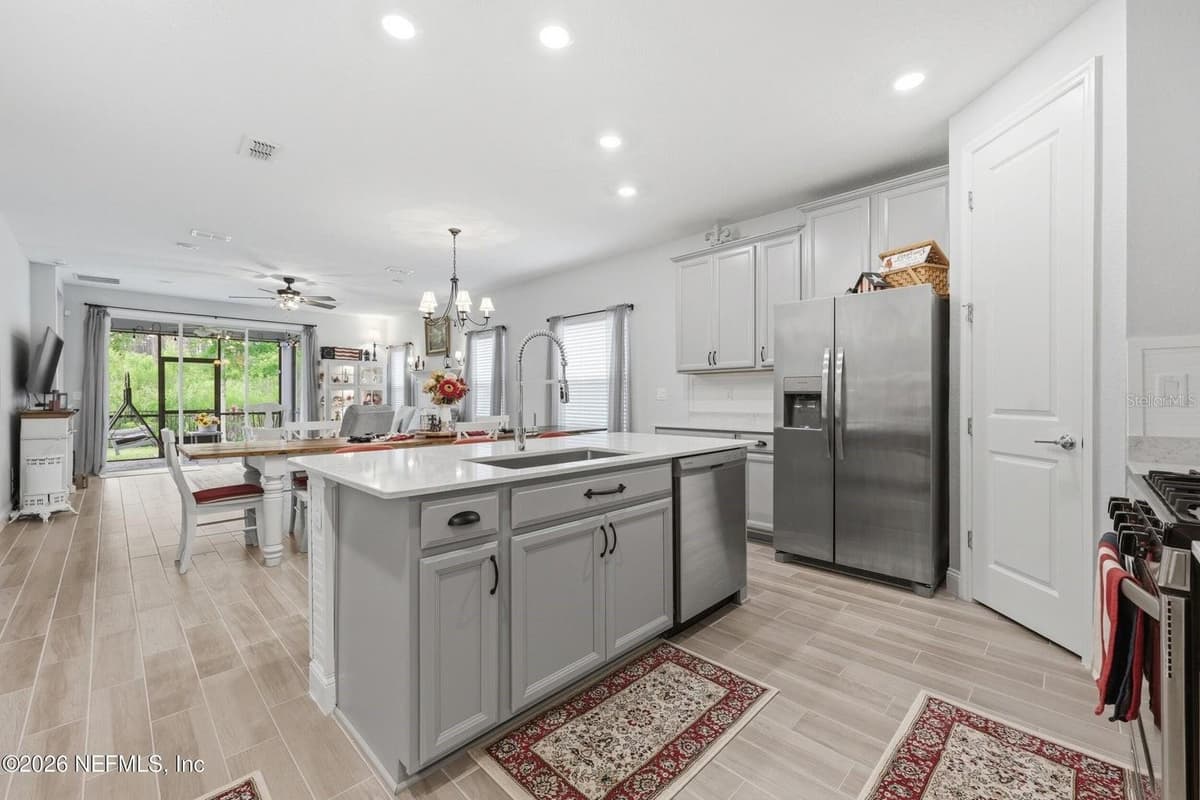 312 STILLWATER BOULEVARD — photo 6 of 53