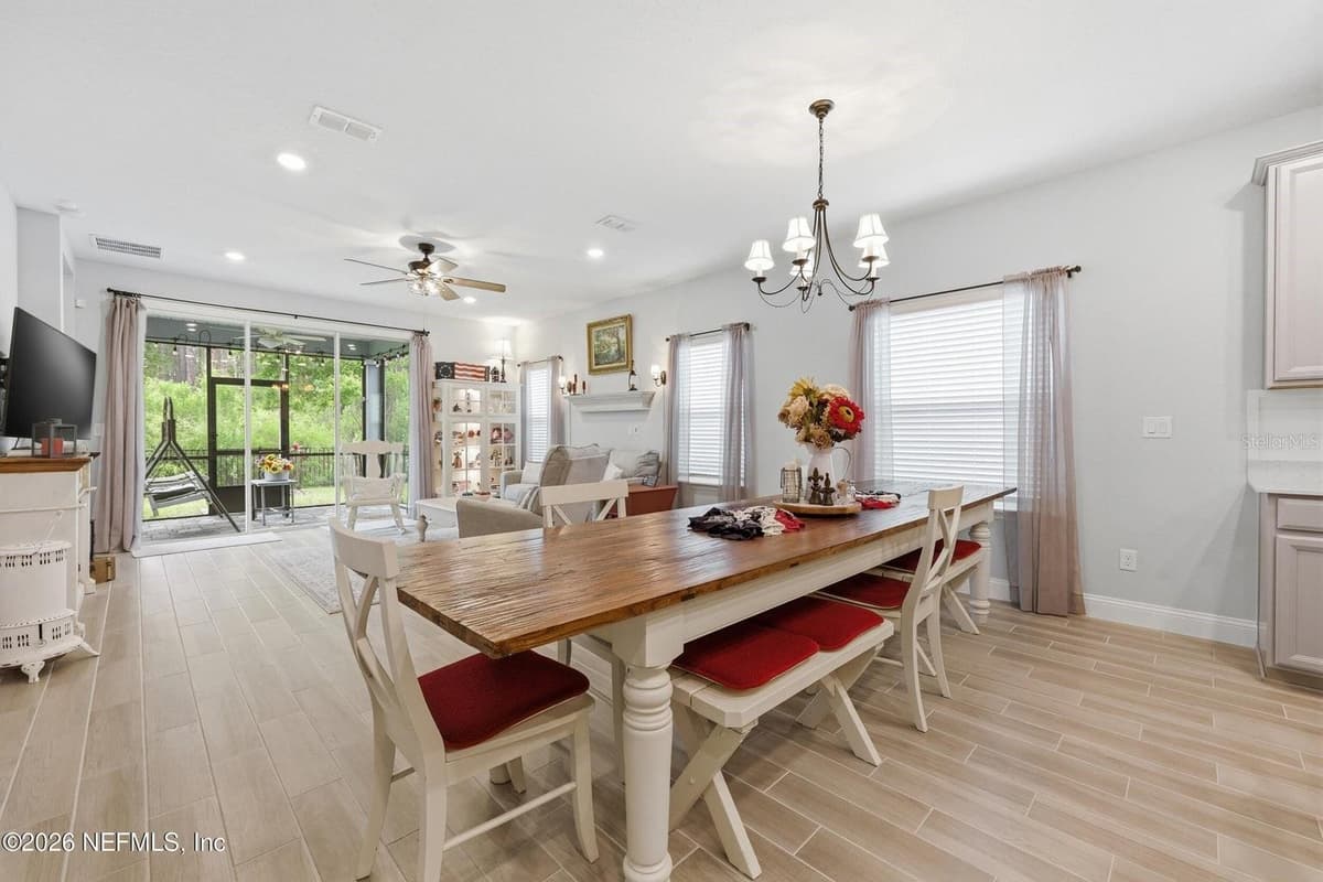 312 STILLWATER BOULEVARD — photo 15 of 53