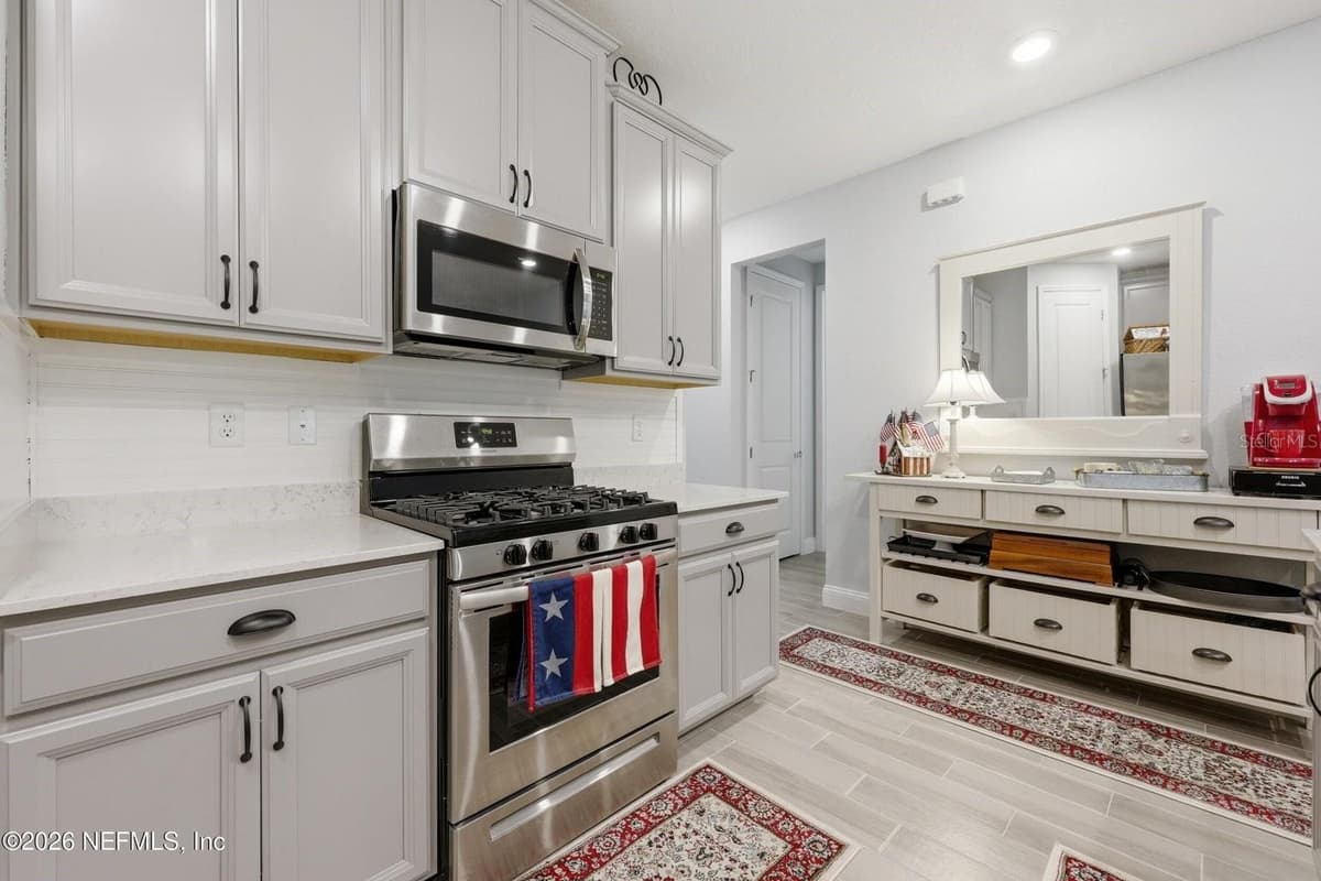 312 STILLWATER BOULEVARD — photo 11 of 53