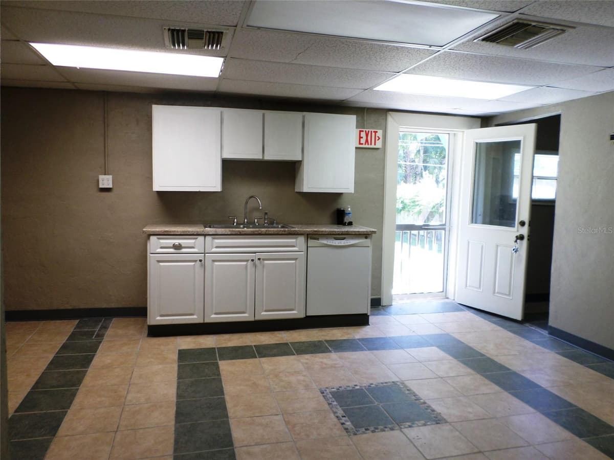 6005 HIGHWAY 40 — photo 22 of 57
