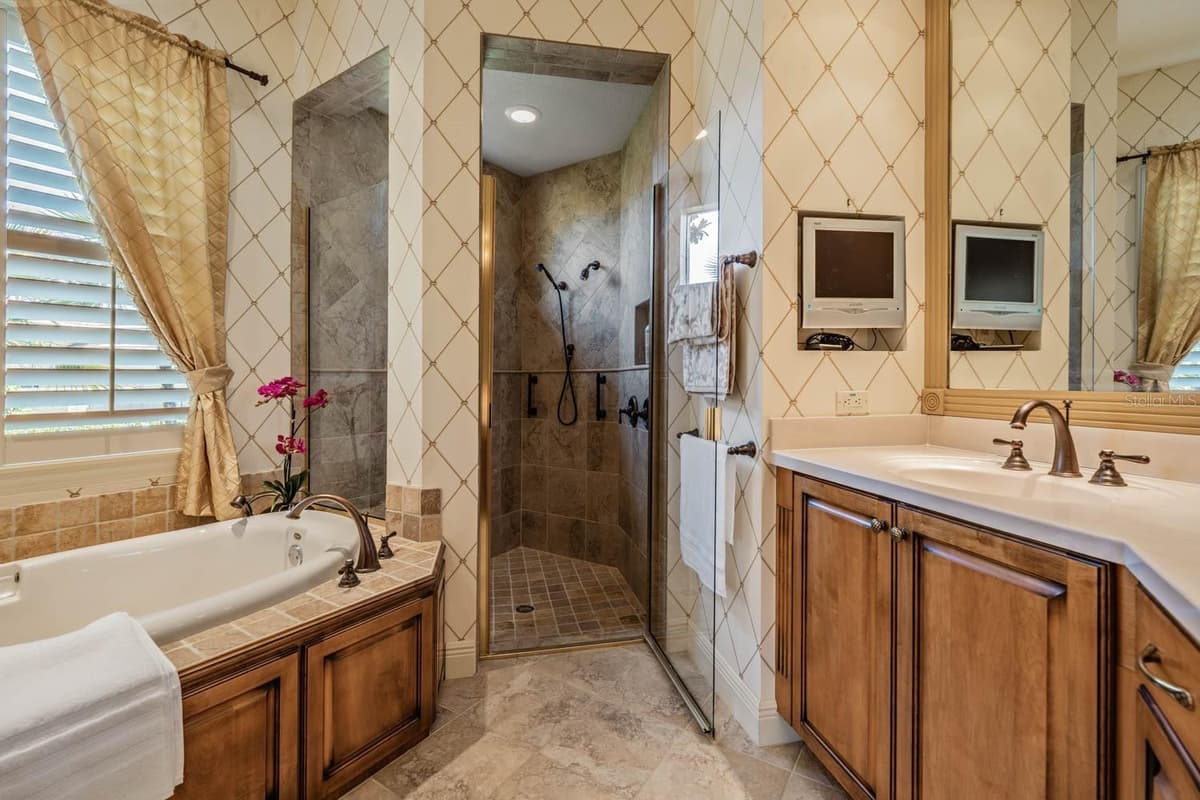 13327 CARNOUSTIE CIRCLE — photo 59 of 100