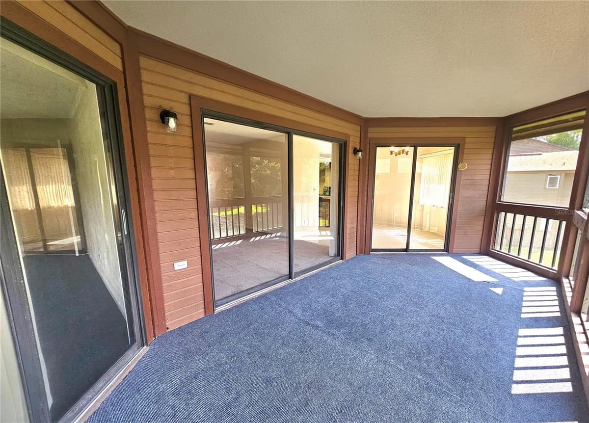 4 SHERBURY COURT — photo 34 of 53
