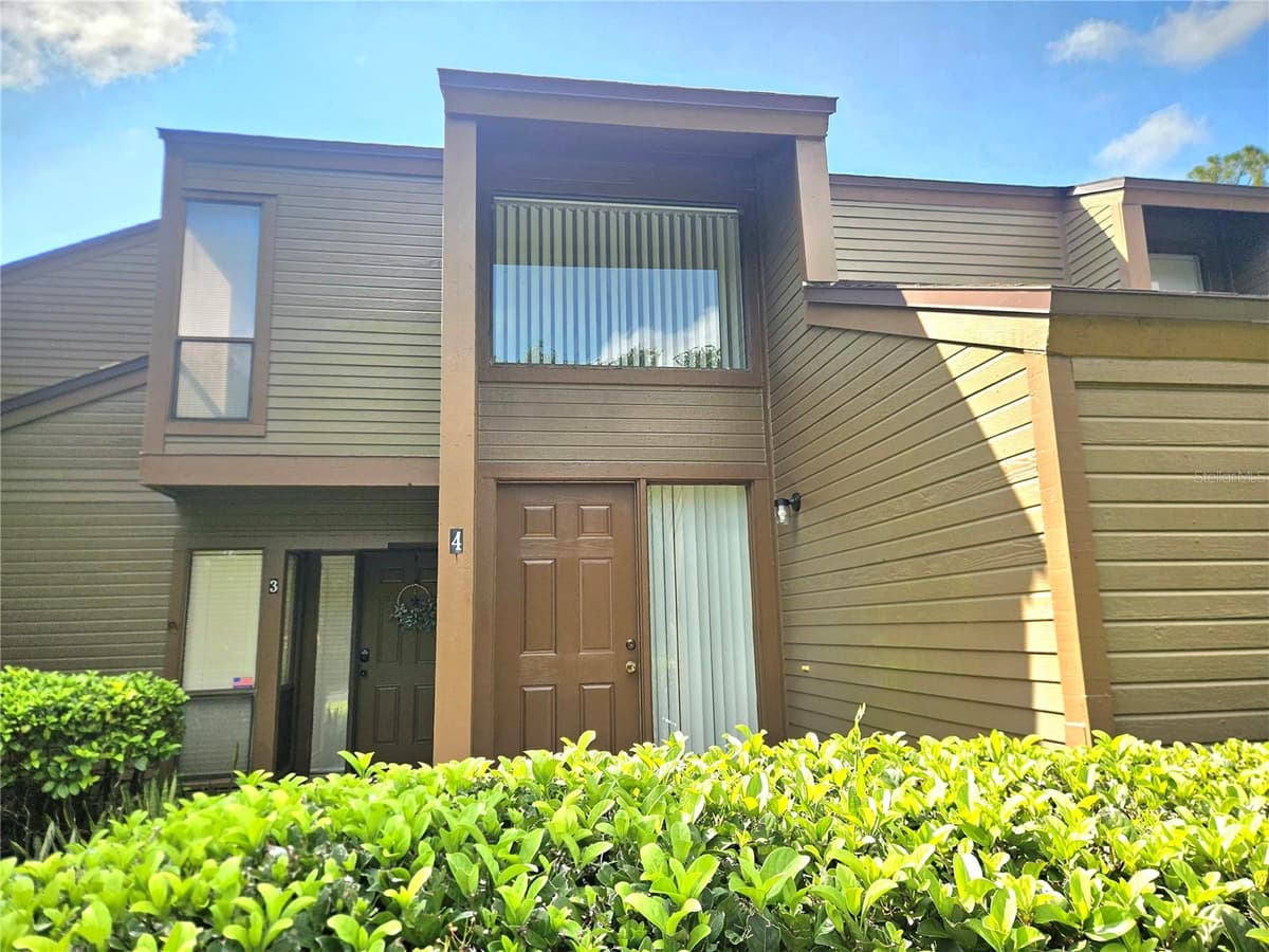 4 SHERBURY COURT — photo 6 of 53