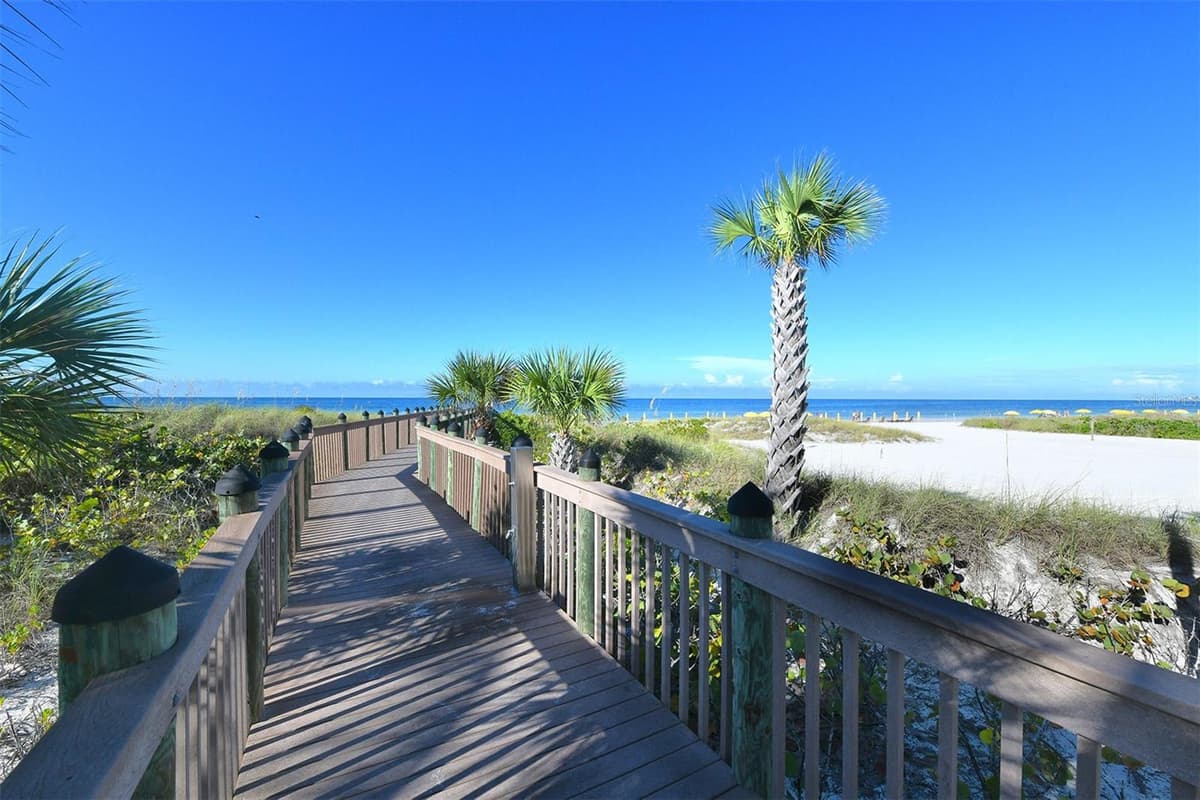 915 SEASIDE DRIVE — photo 43 of 50