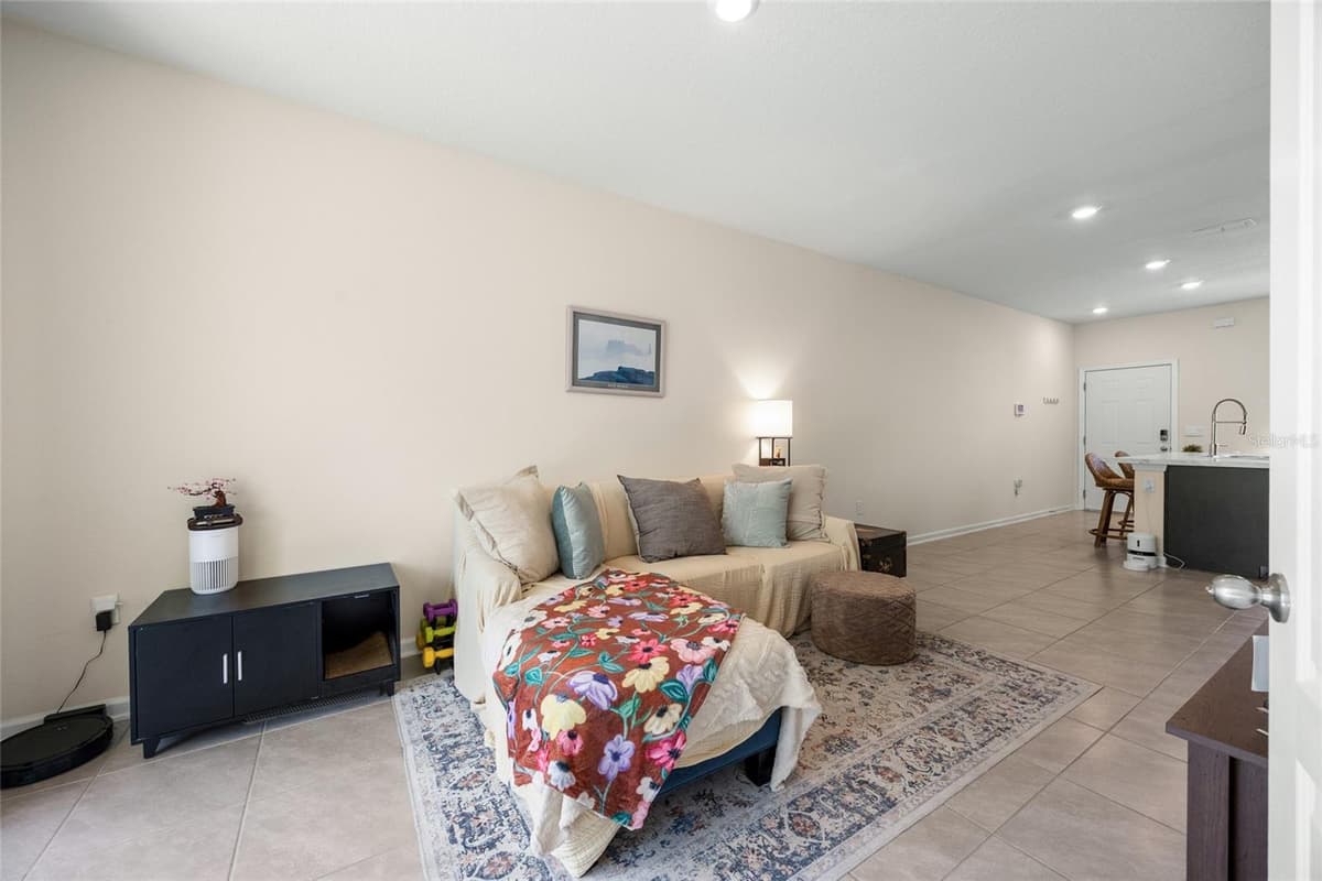 585 RUNNING WOODS STREET — photo 8 of 33