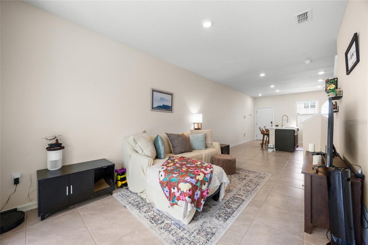 585 RUNNING WOODS STREET — photo 32 of 33