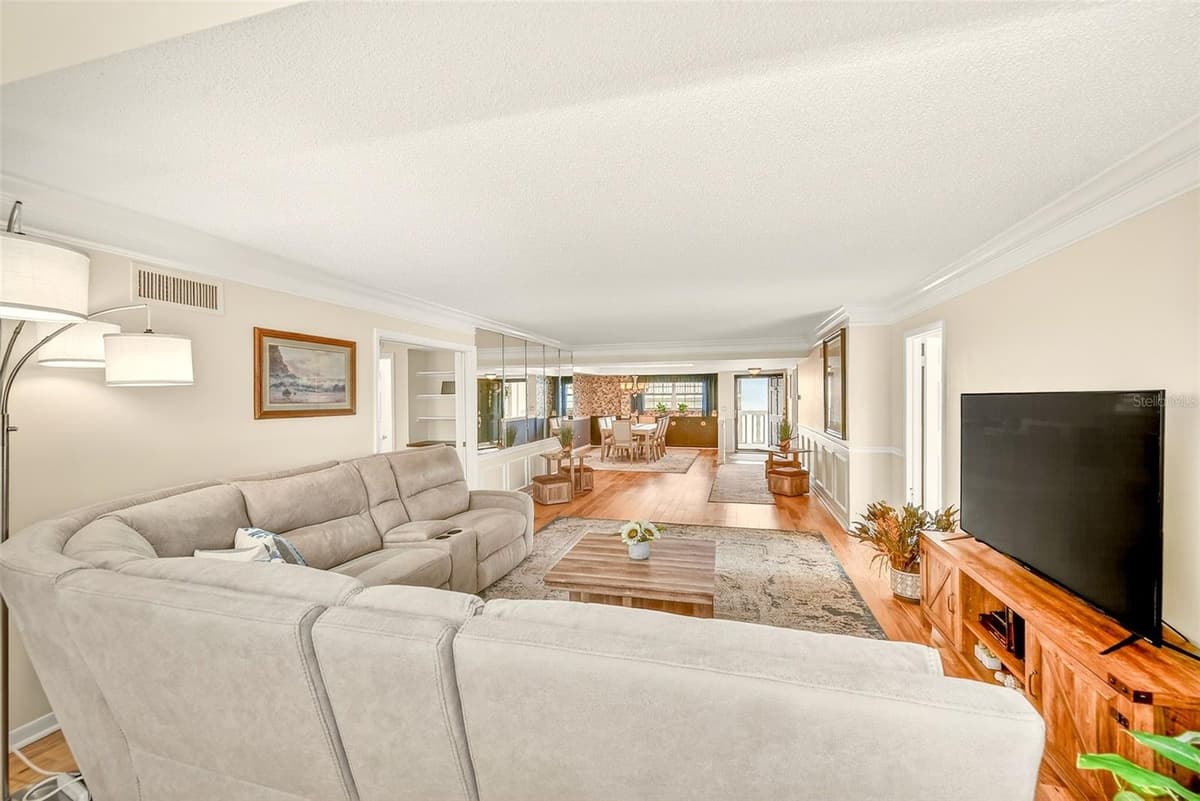 131 BLUFF VIEW DRIVE — photo 12 of 53
