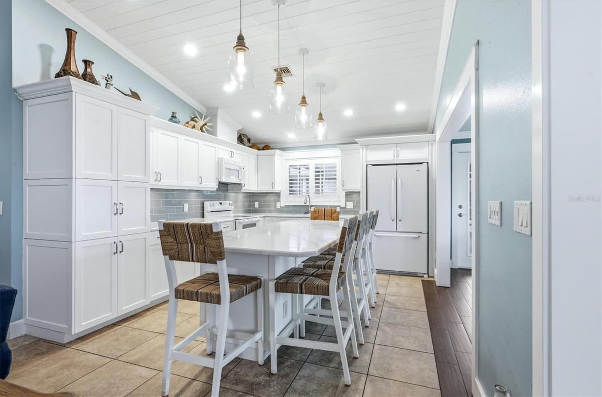 21 BOCILLA DRIVE — photo 18 of 56