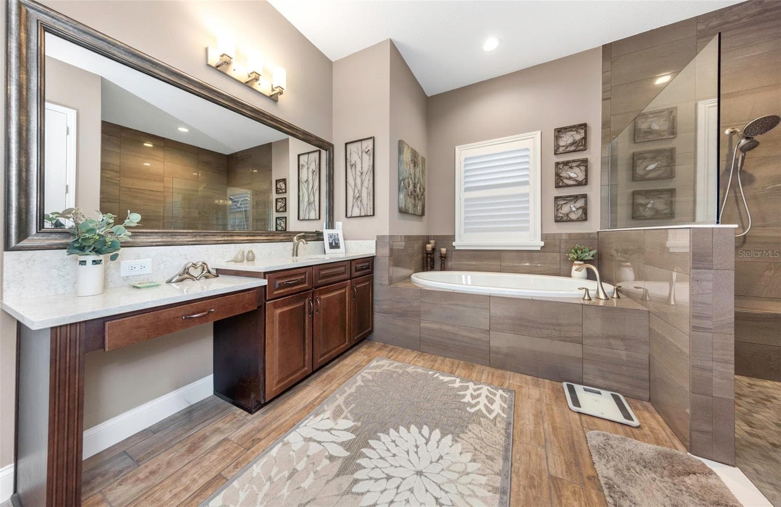 4042 WOODLAND RETREAT BOULEVARD — photo 59 of 93