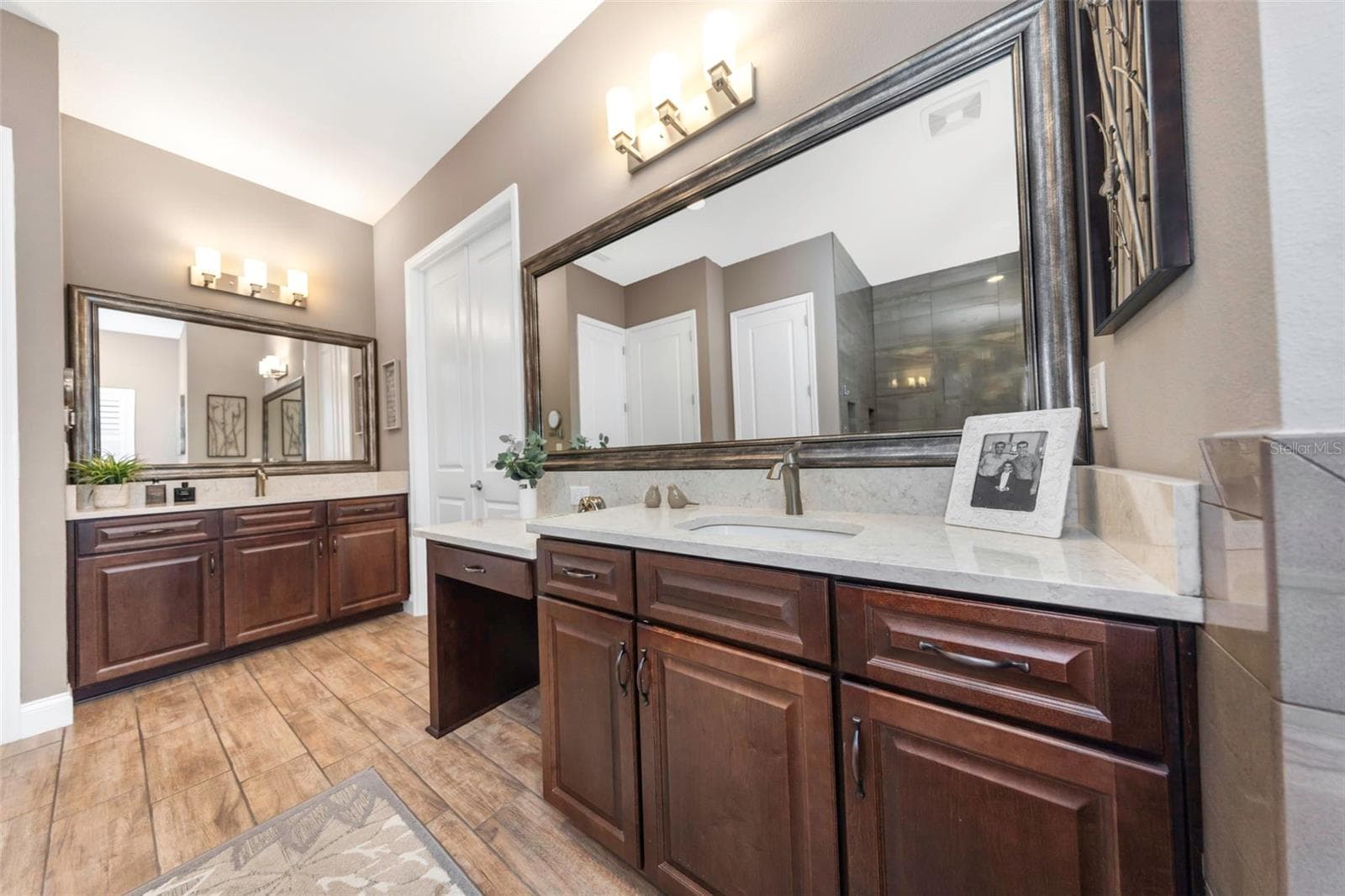 4042 WOODLAND RETREAT BOULEVARD — photo 62 of 93