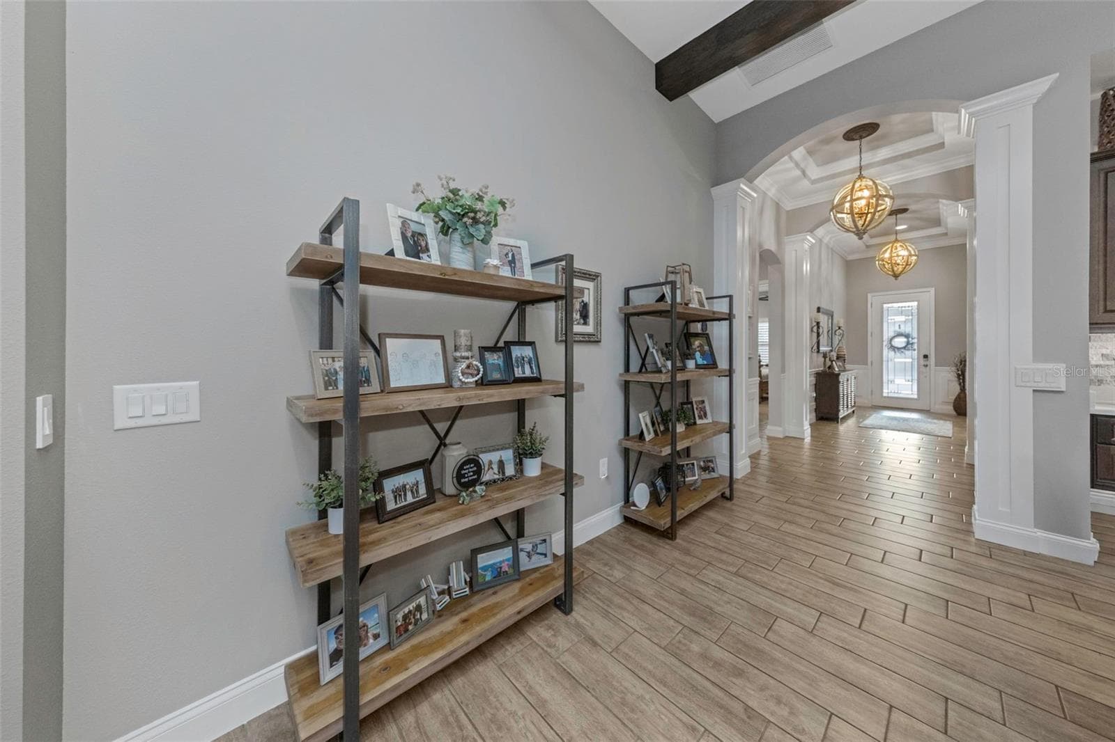 4042 WOODLAND RETREAT BOULEVARD — photo 6 of 93