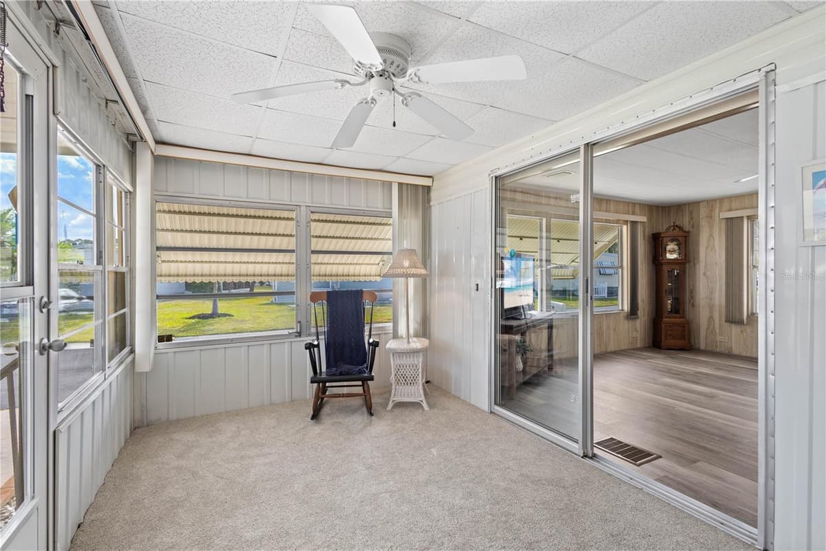 320 TROPIC DRIVE — photo 6 of 37