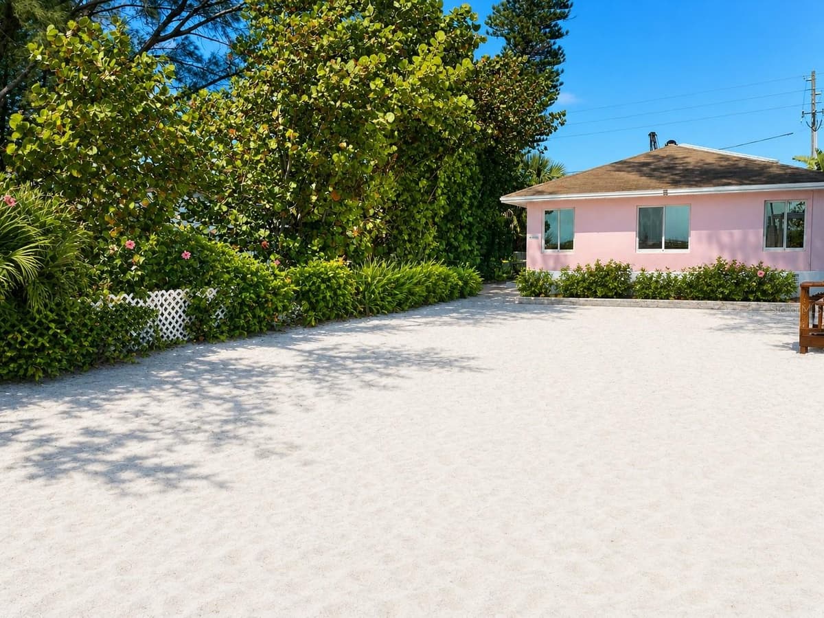 10200 GULF BOULEVARD — photo 5 of 21