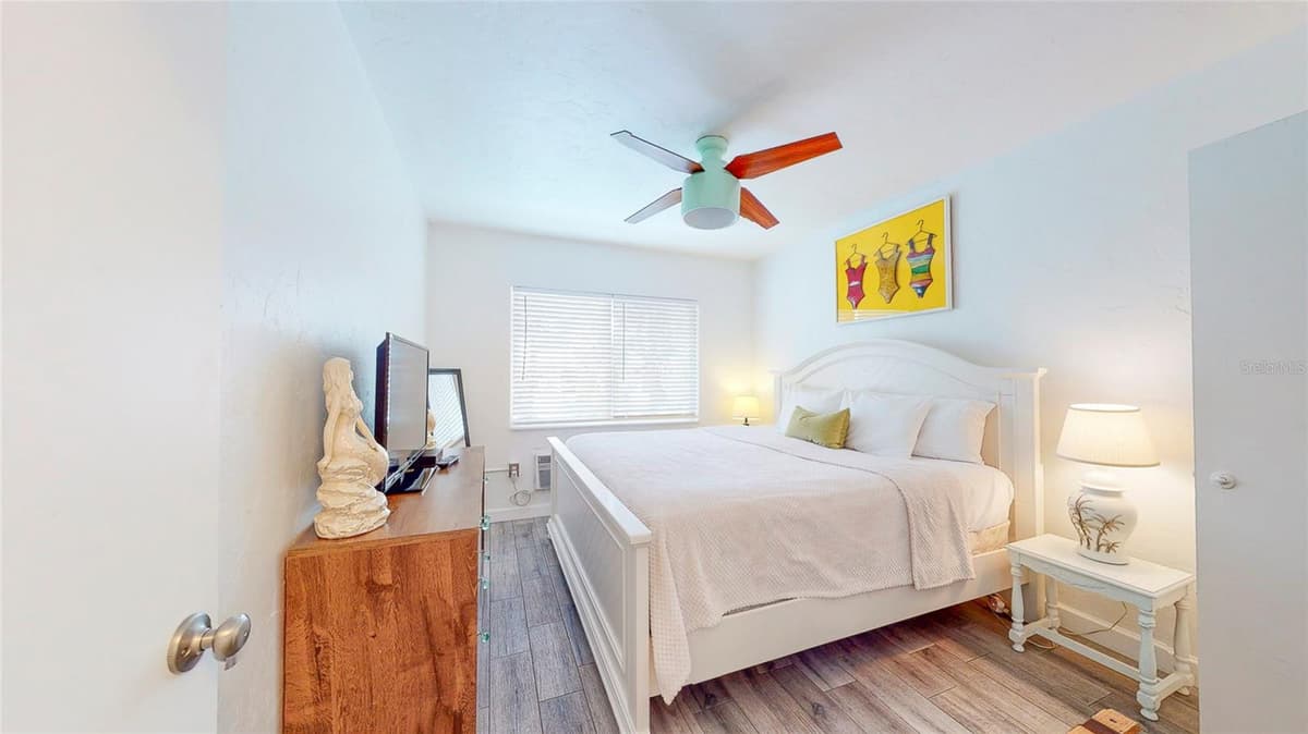 10200 GULF BOULEVARD — photo 10 of 21