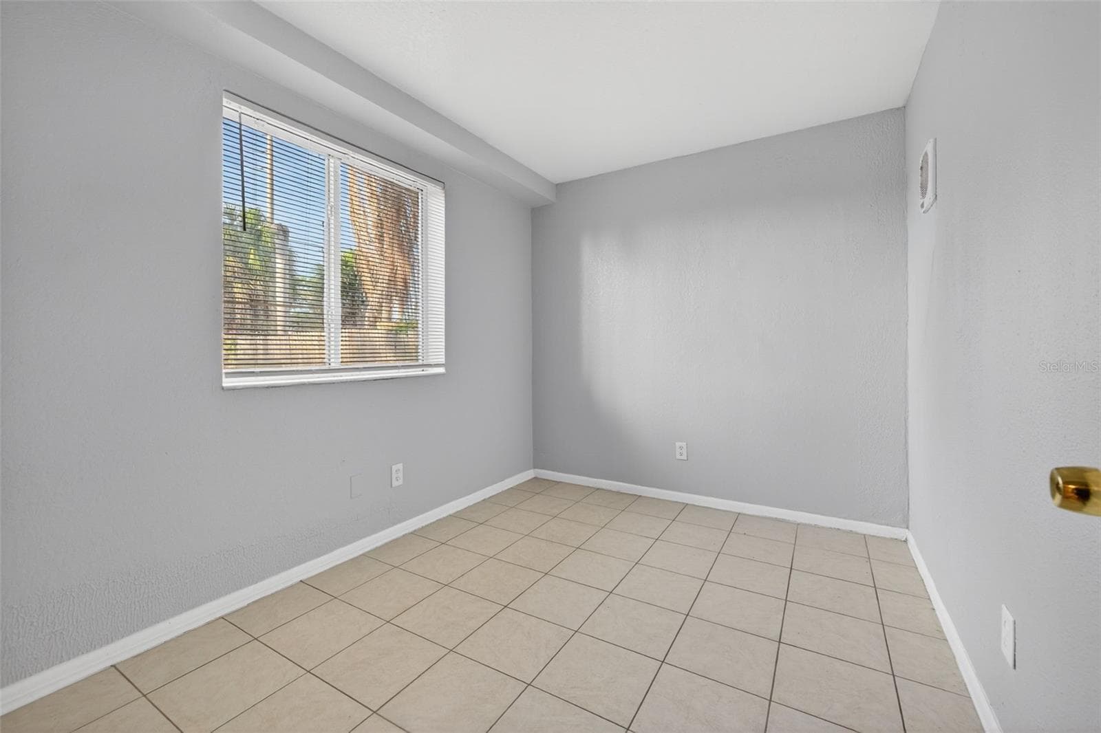 4925 2ND AVENUE — photo 30 of 40