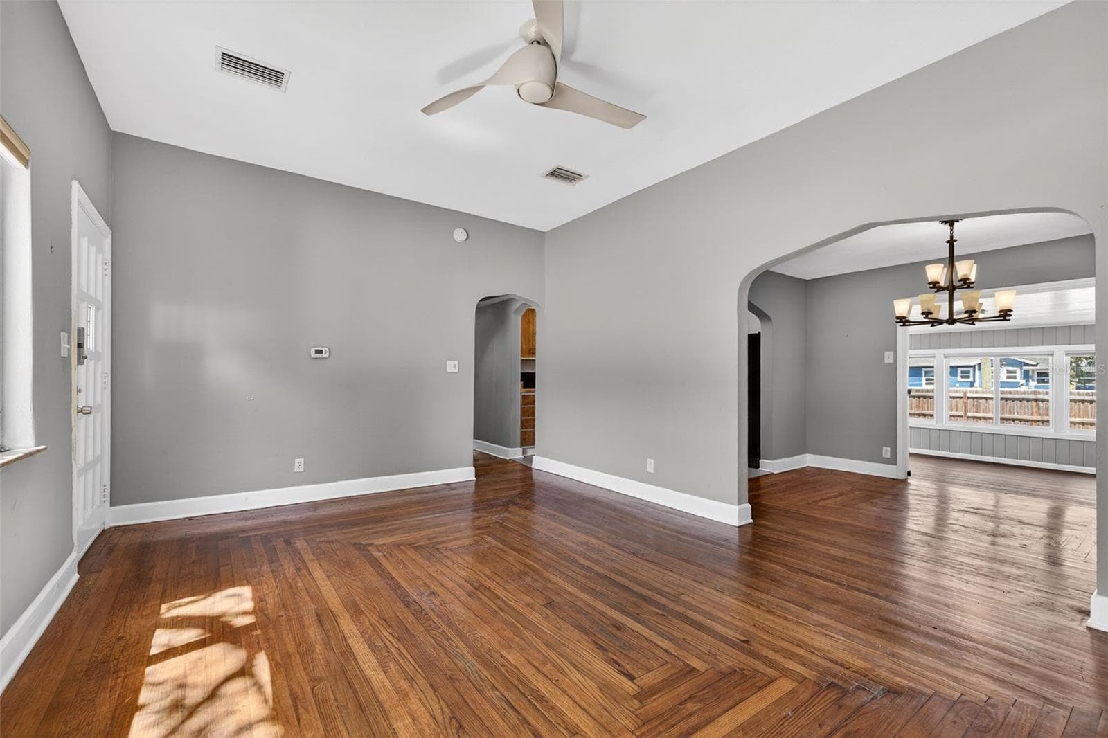4925 2ND AVENUE — photo 6 of 40
