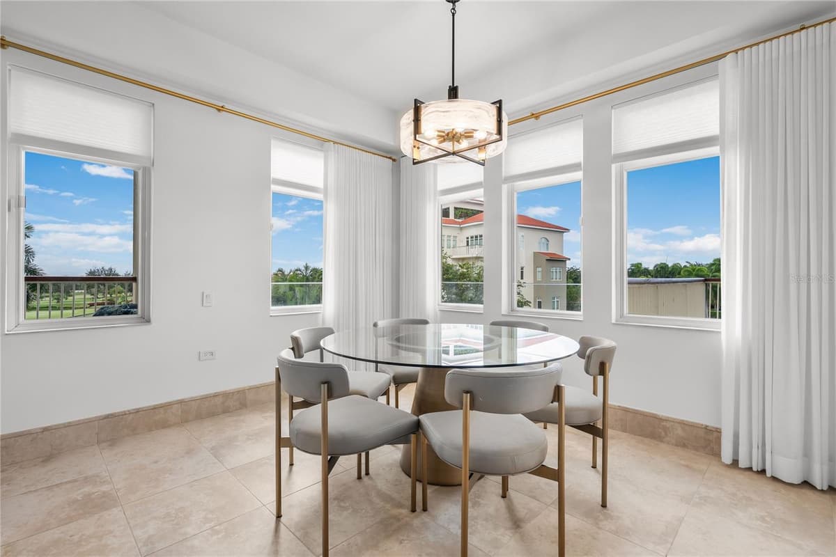 500 PLANTATION VILLAGE DRIVE — photo 10 of 37