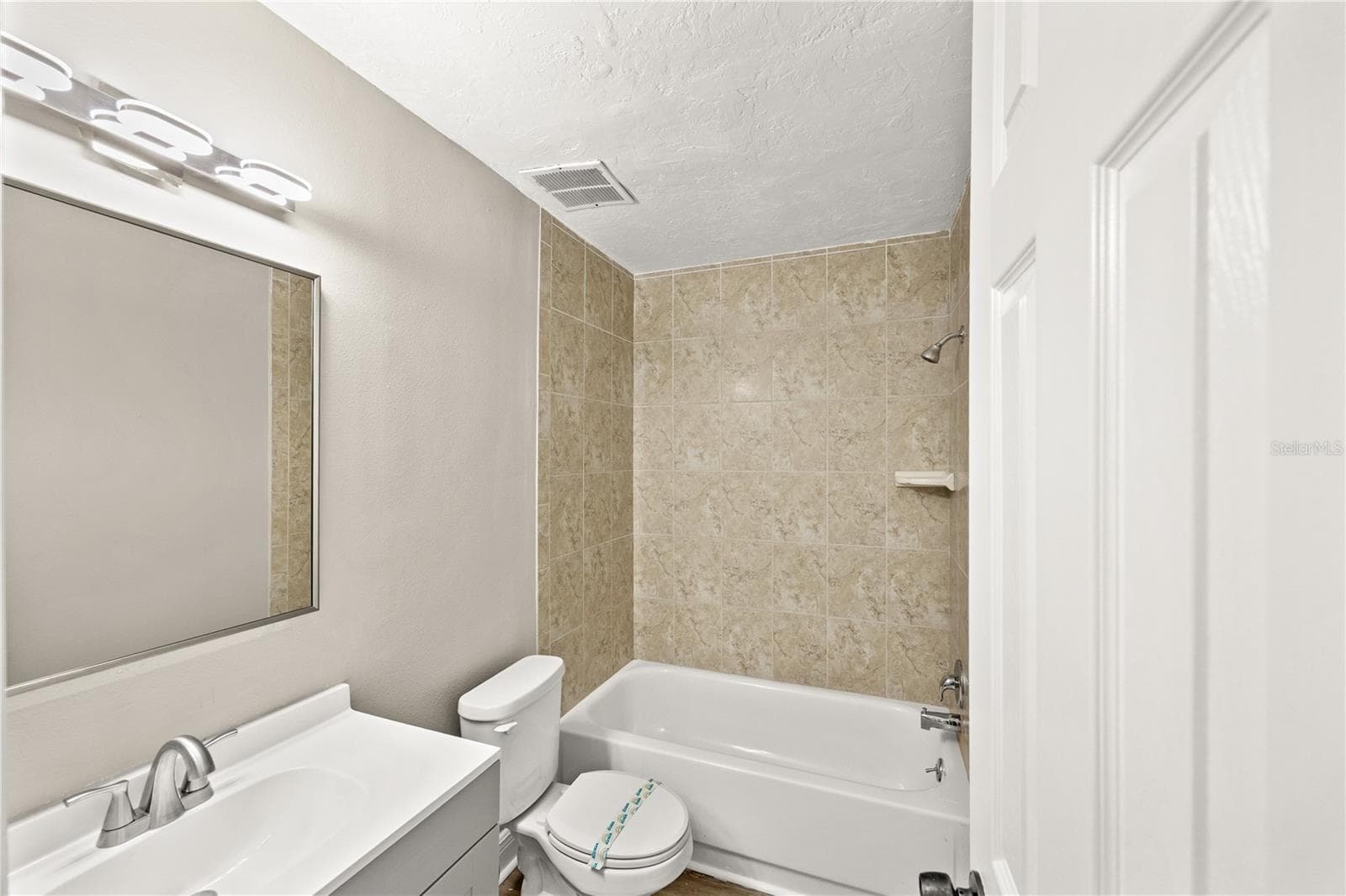 2717 HIDDEN LAKE BOULEVARD — photo 13 of 21