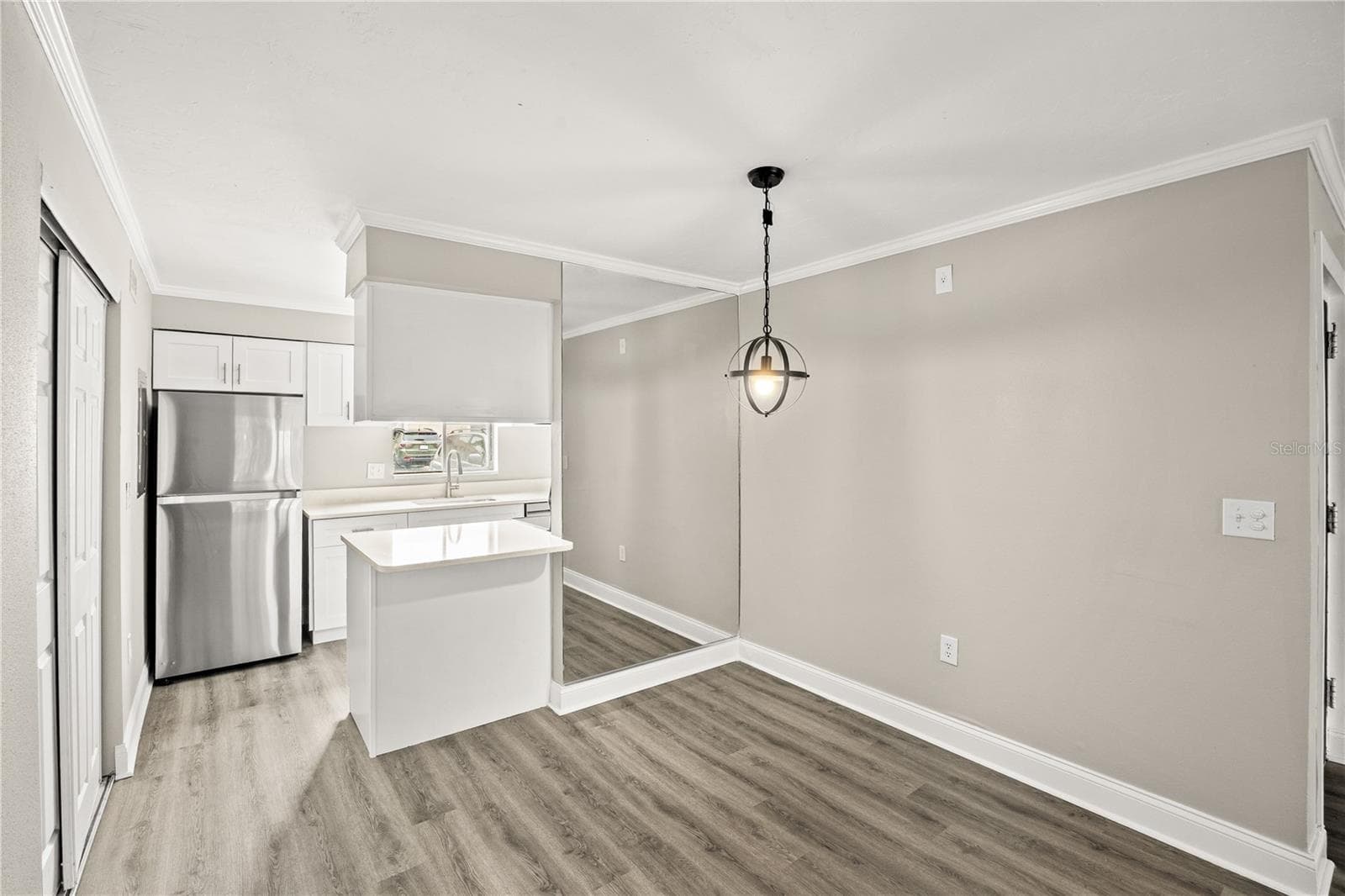 2717 HIDDEN LAKE BOULEVARD — photo 3 of 21