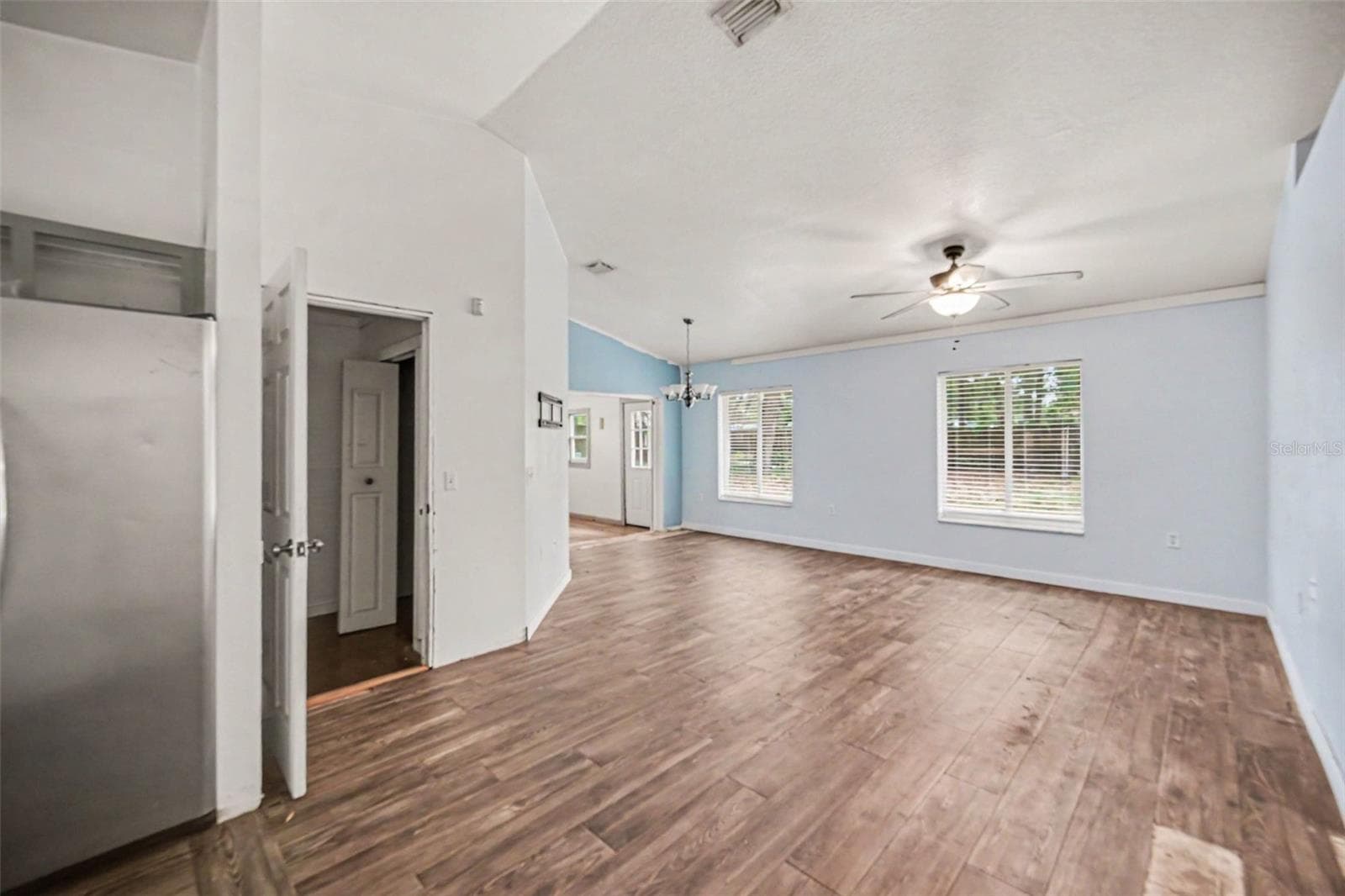890 DELAND AVENUE — photo 13 of 28