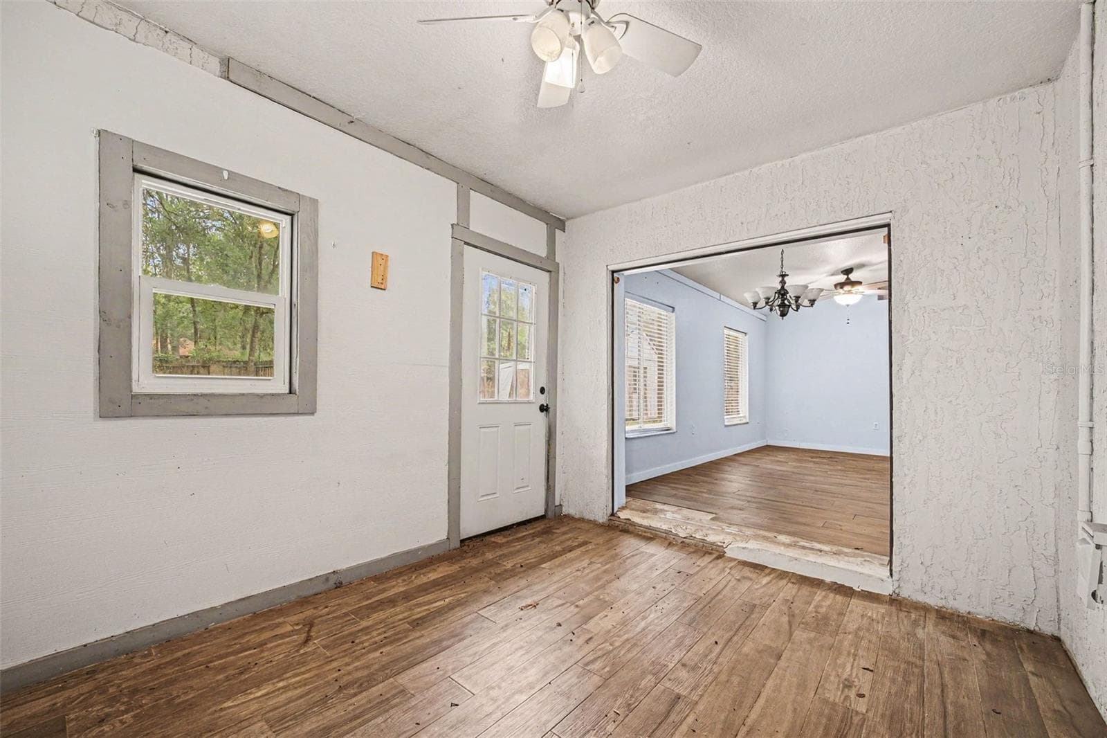 890 DELAND AVENUE — photo 8 of 28