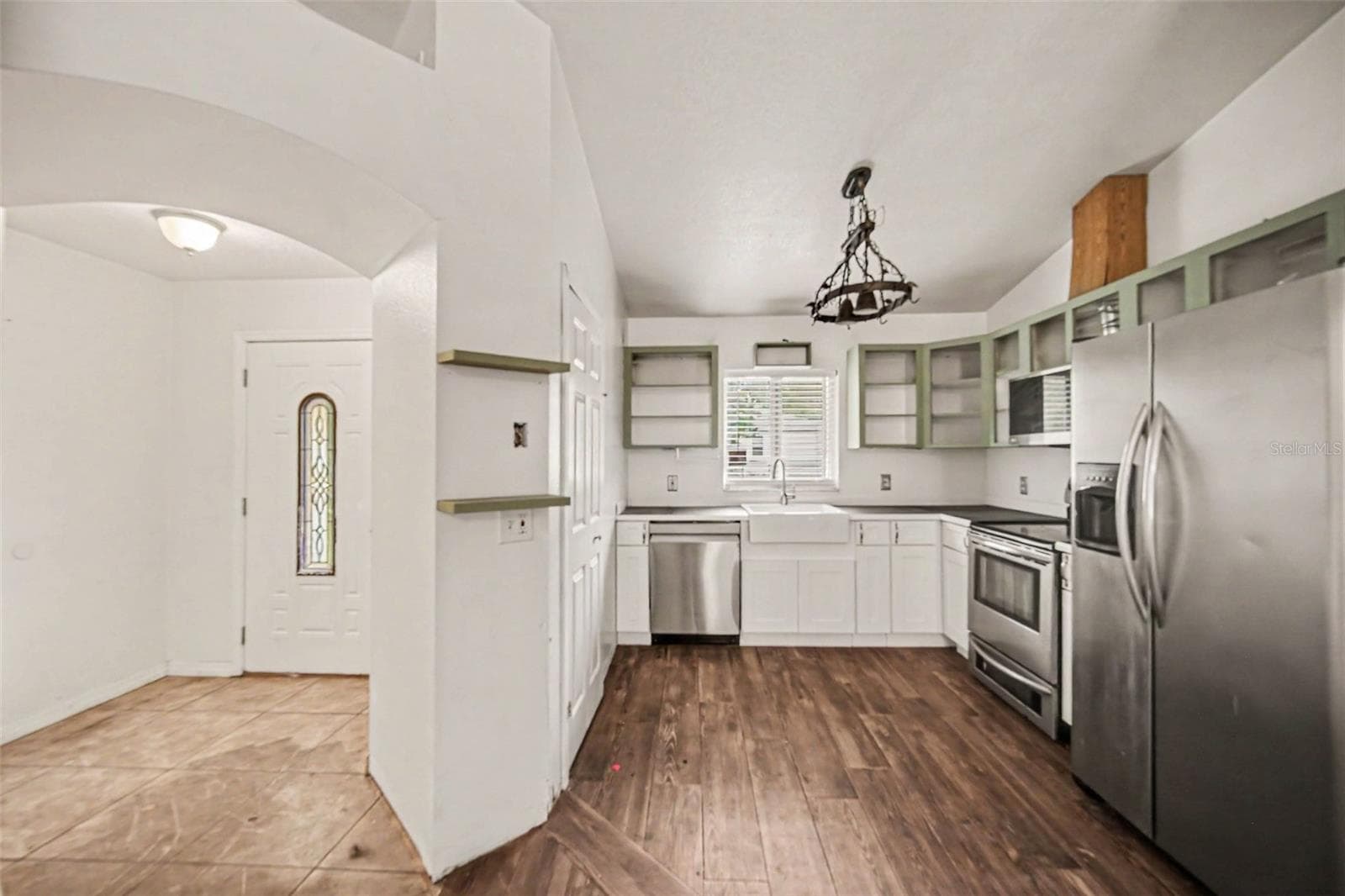 890 DELAND AVENUE — photo 14 of 28