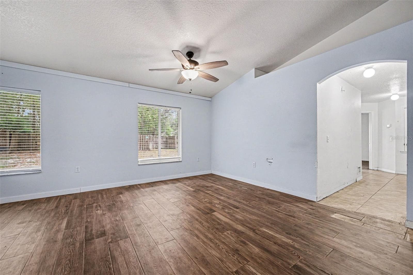 890 DELAND AVENUE — photo 11 of 28