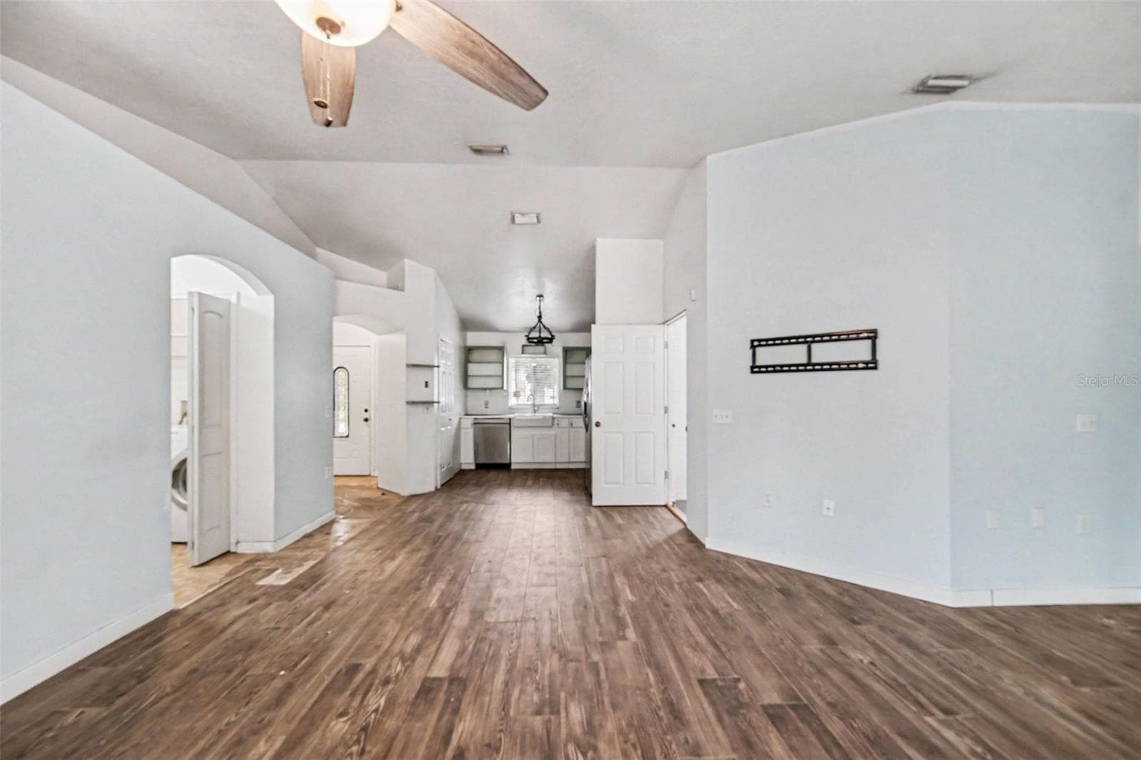 890 DELAND AVENUE — photo 9 of 28