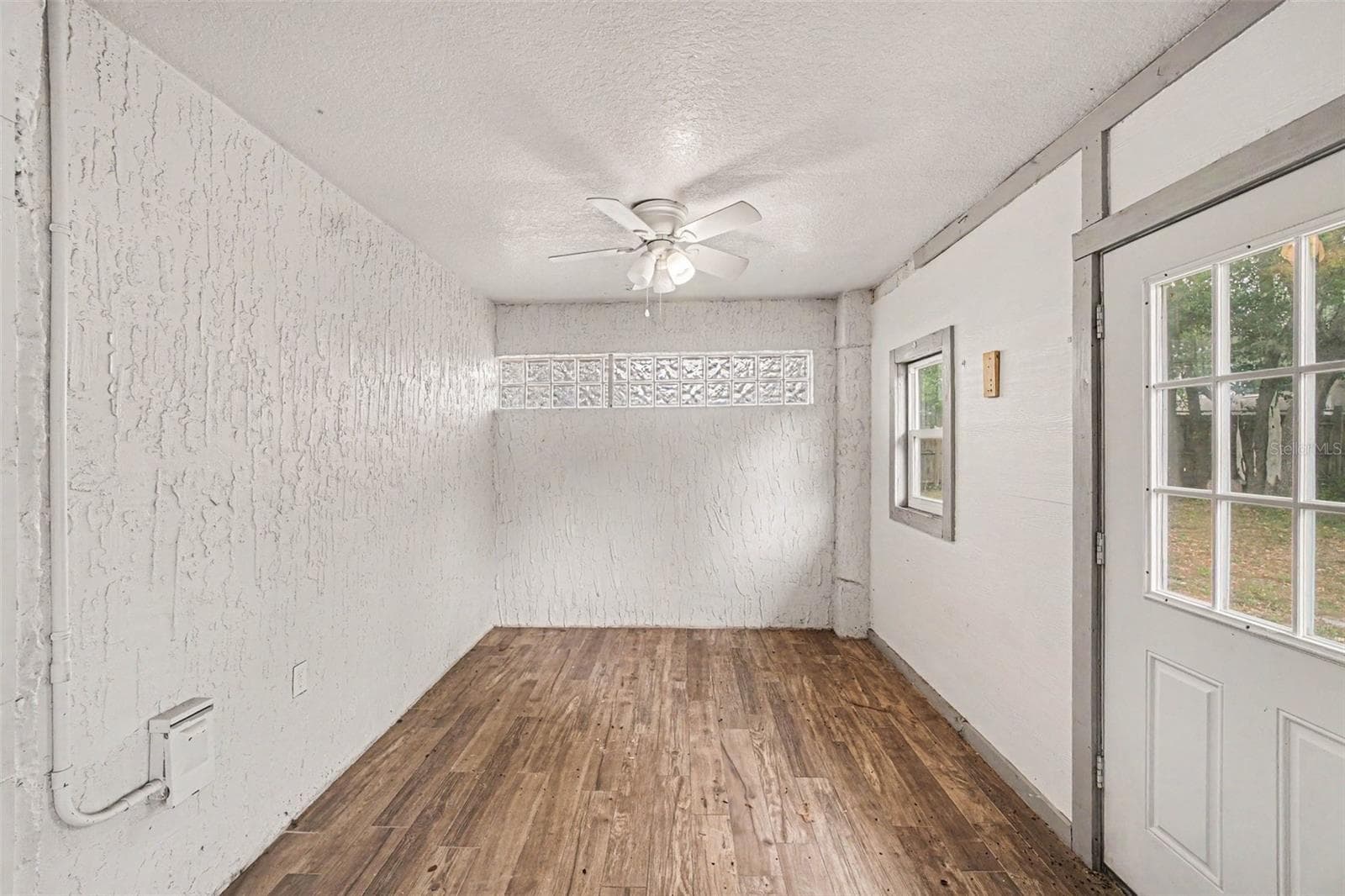 890 DELAND AVENUE — photo 7 of 28