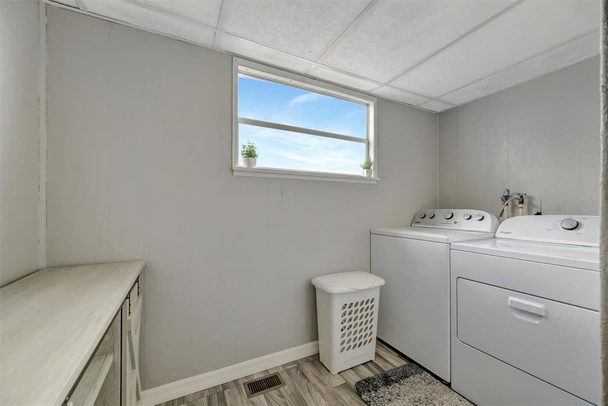 162 SAINT THOMAS CIRCLE — photo 17 of 26