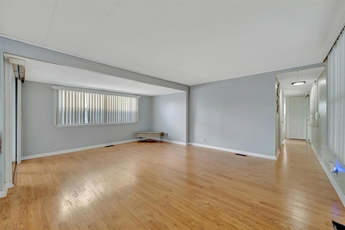 162 SAINT THOMAS CIRCLE — photo 9 of 26