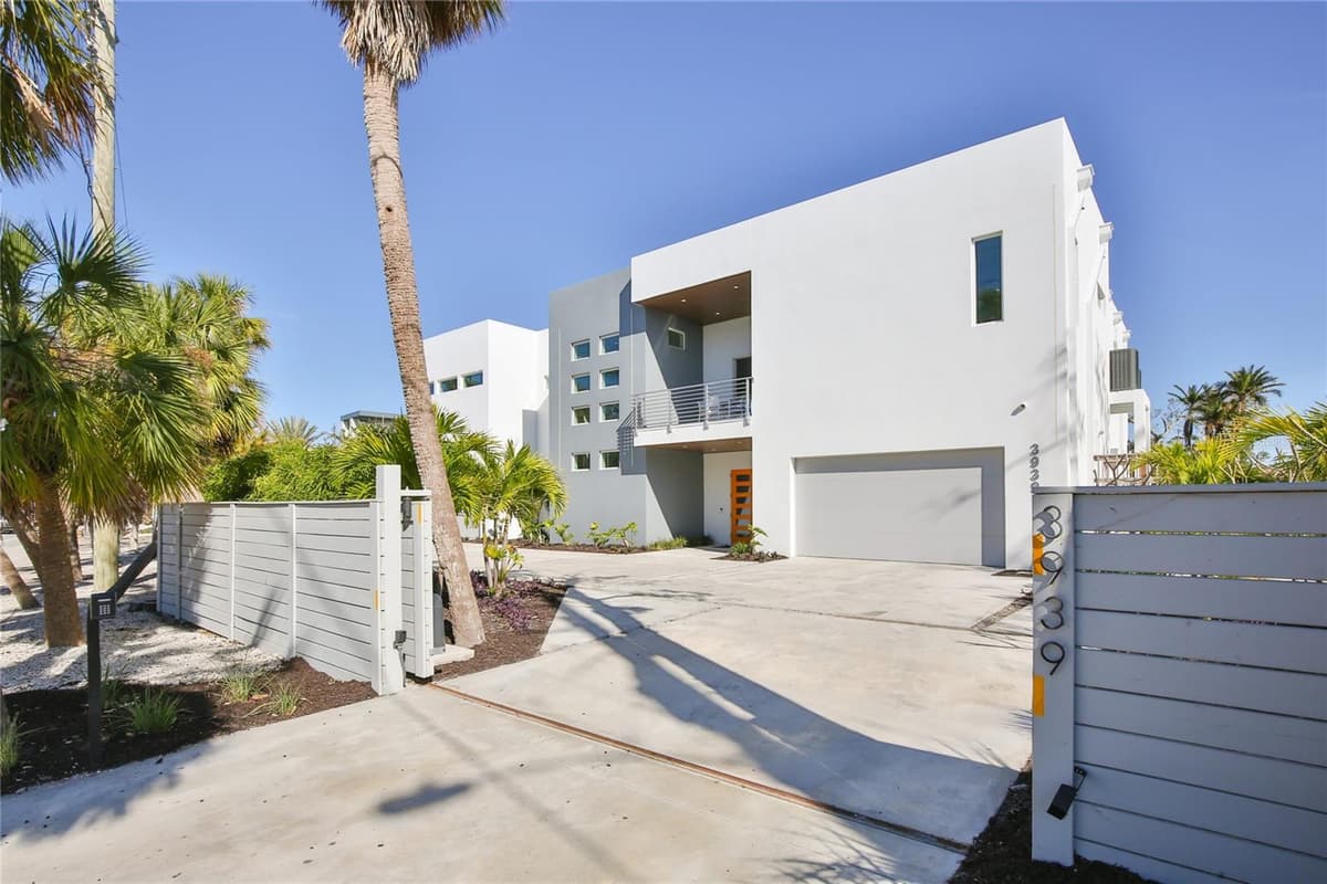 3939 HIGEL AVENUE — photo 3 of 65