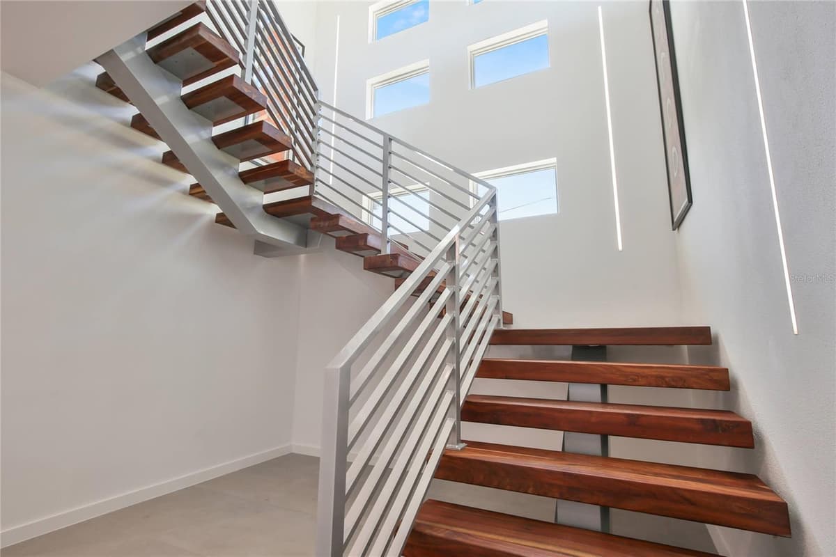 3939 HIGEL AVENUE — photo 4 of 65