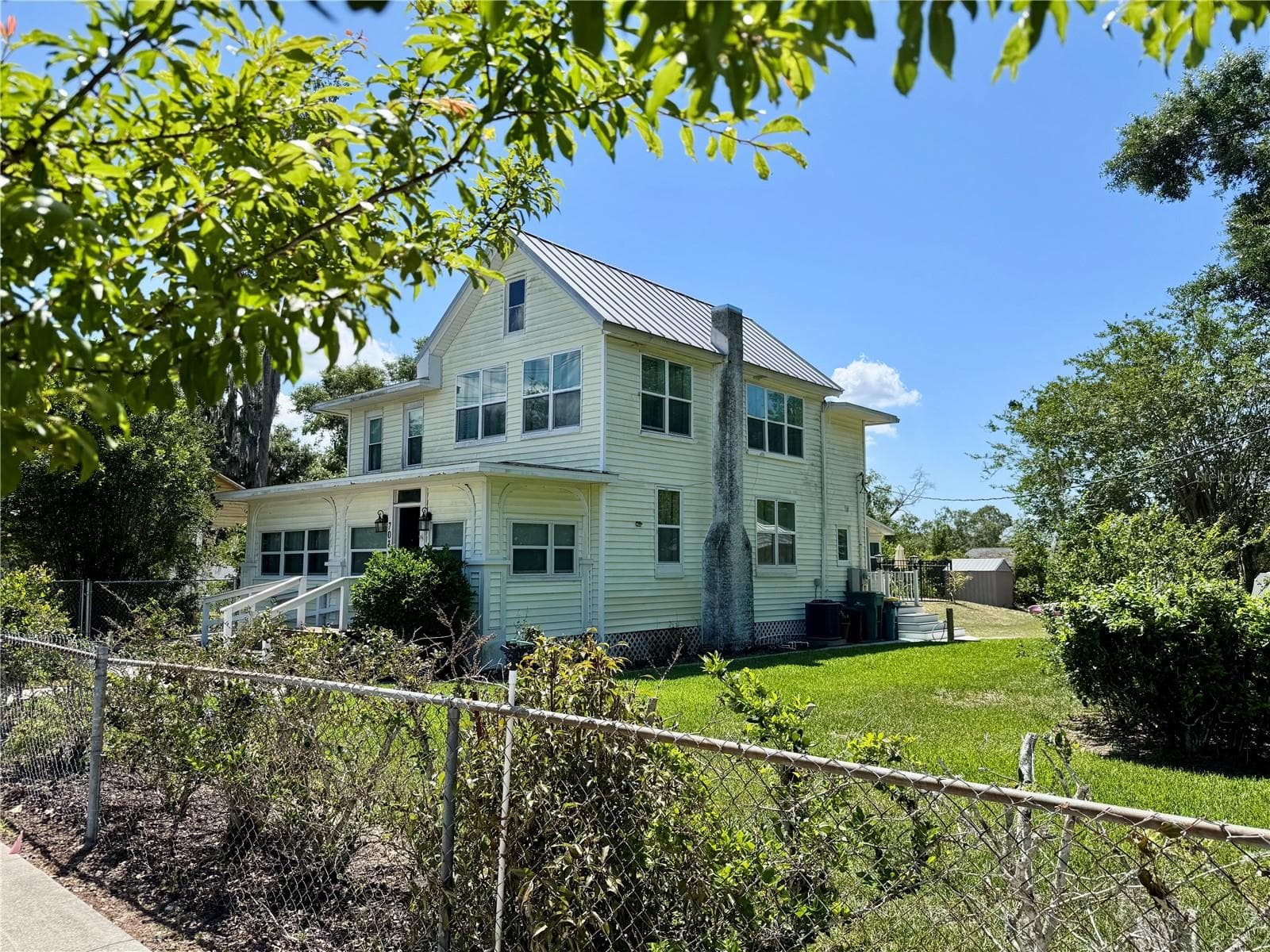 708 LEMON AVENUE