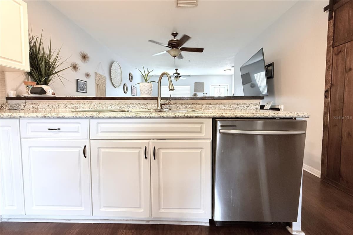 5307 TERRAZA COURT — photo 11 of 38