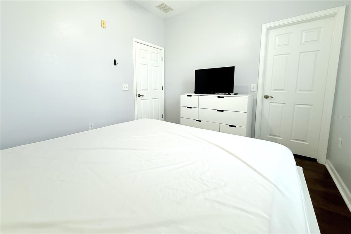 5307 TERRAZA COURT — photo 29 of 38