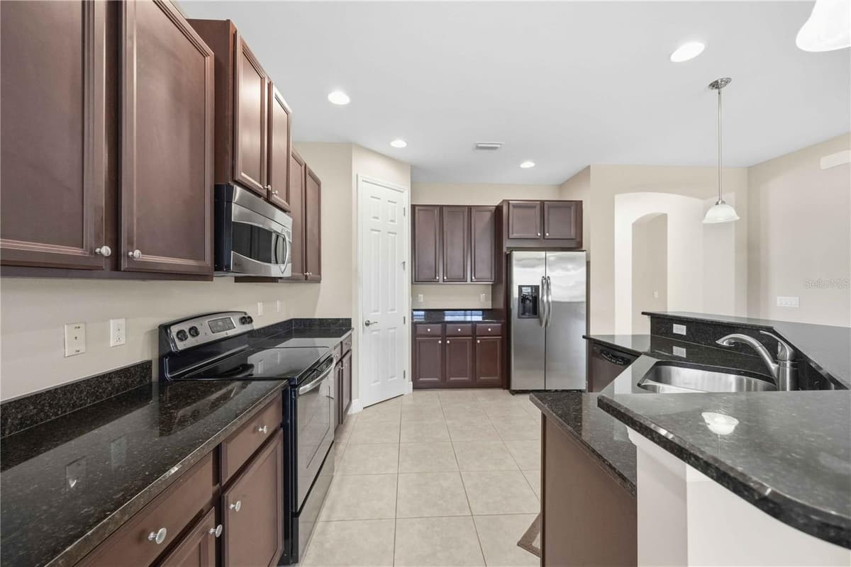1122 CIELO COURT — photo 20 of 60