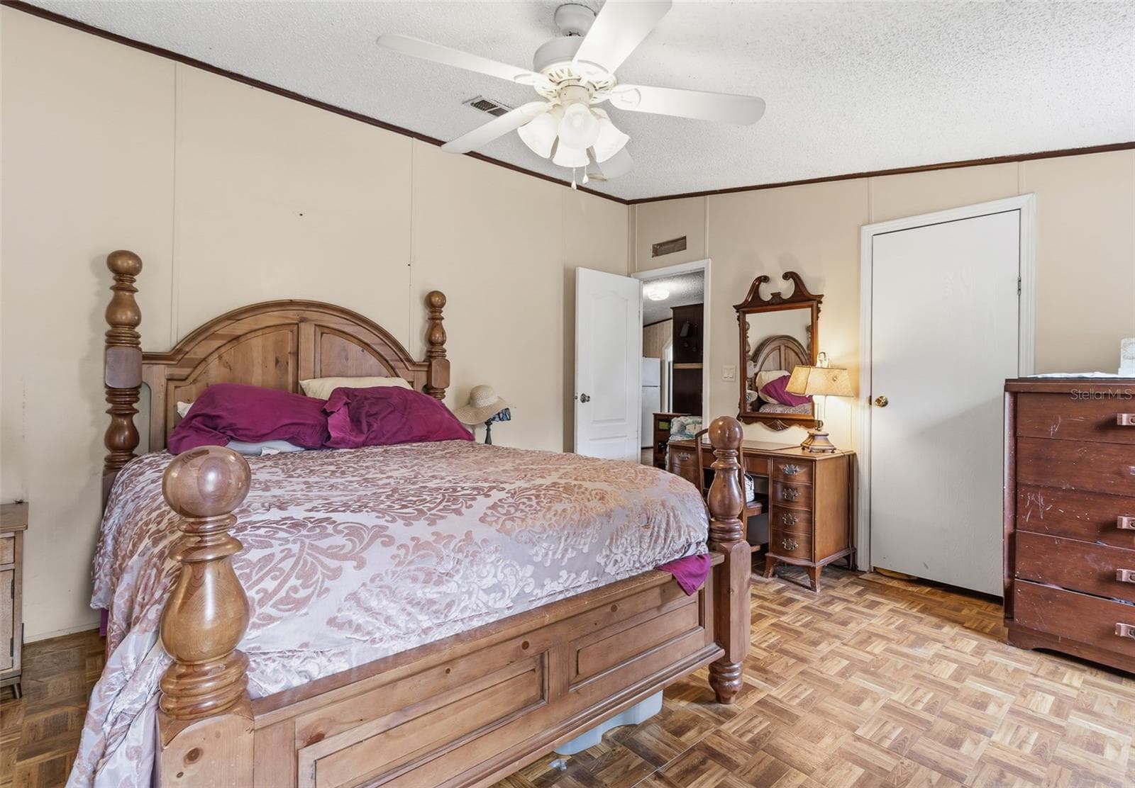 8186 WINDSONG STREET — photo 32 of 67