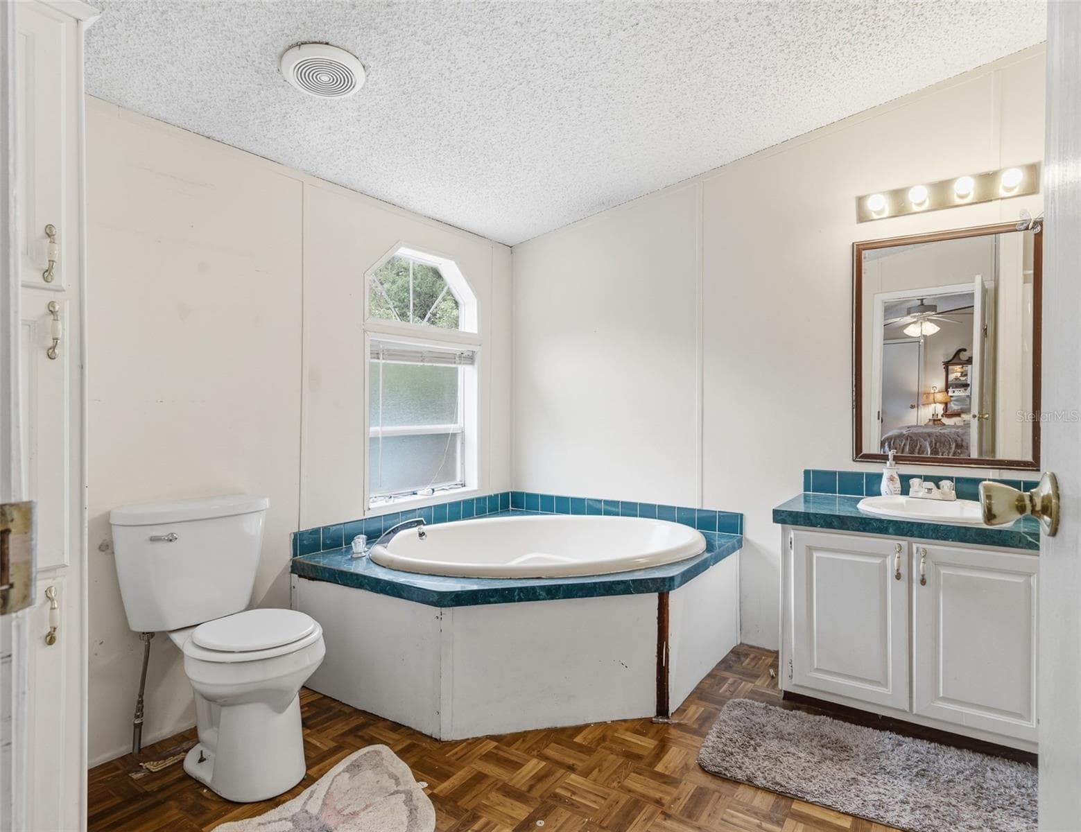 8186 WINDSONG STREET — photo 34 of 67