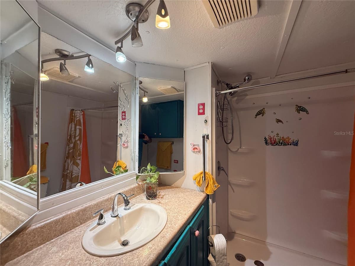 7703 AUDRY LANE — photo 13 of 25