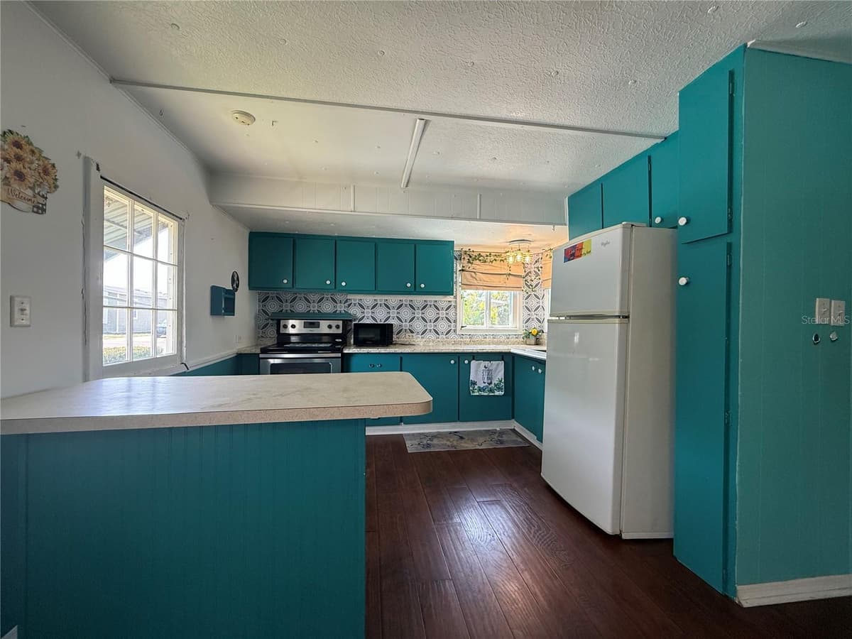 7703 AUDRY LANE — photo 6 of 25