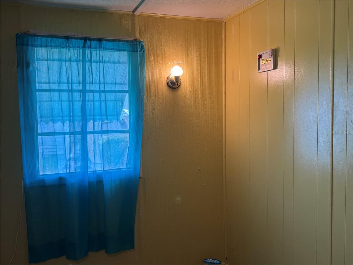 7703 AUDRY LANE — photo 14 of 25