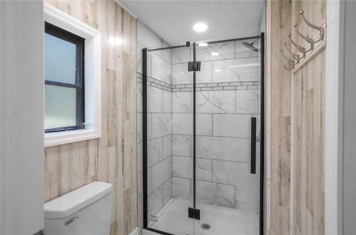 6550 DEBRA AVENUE — photo 18 of 44