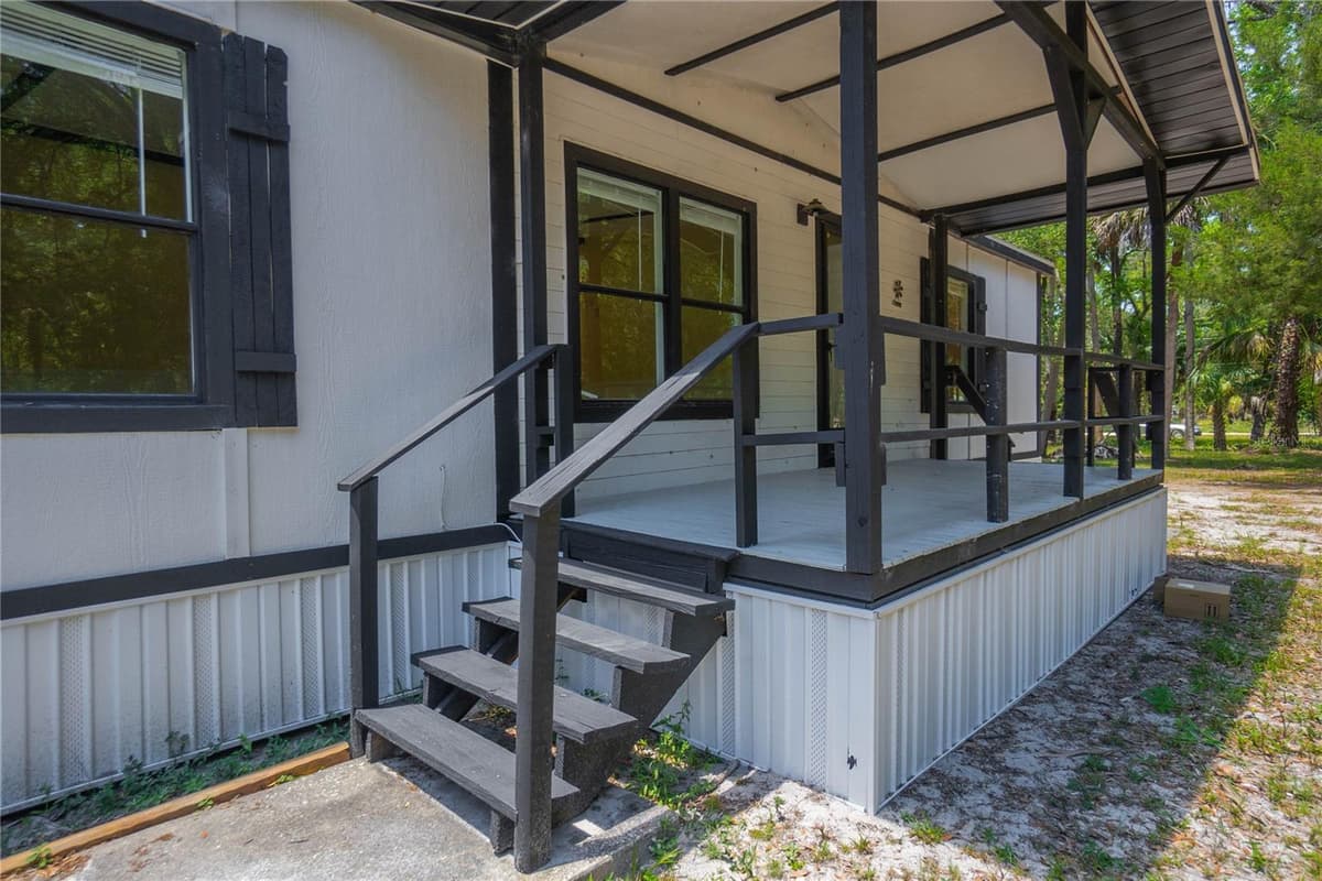 6550 DEBRA AVENUE — photo 4 of 44